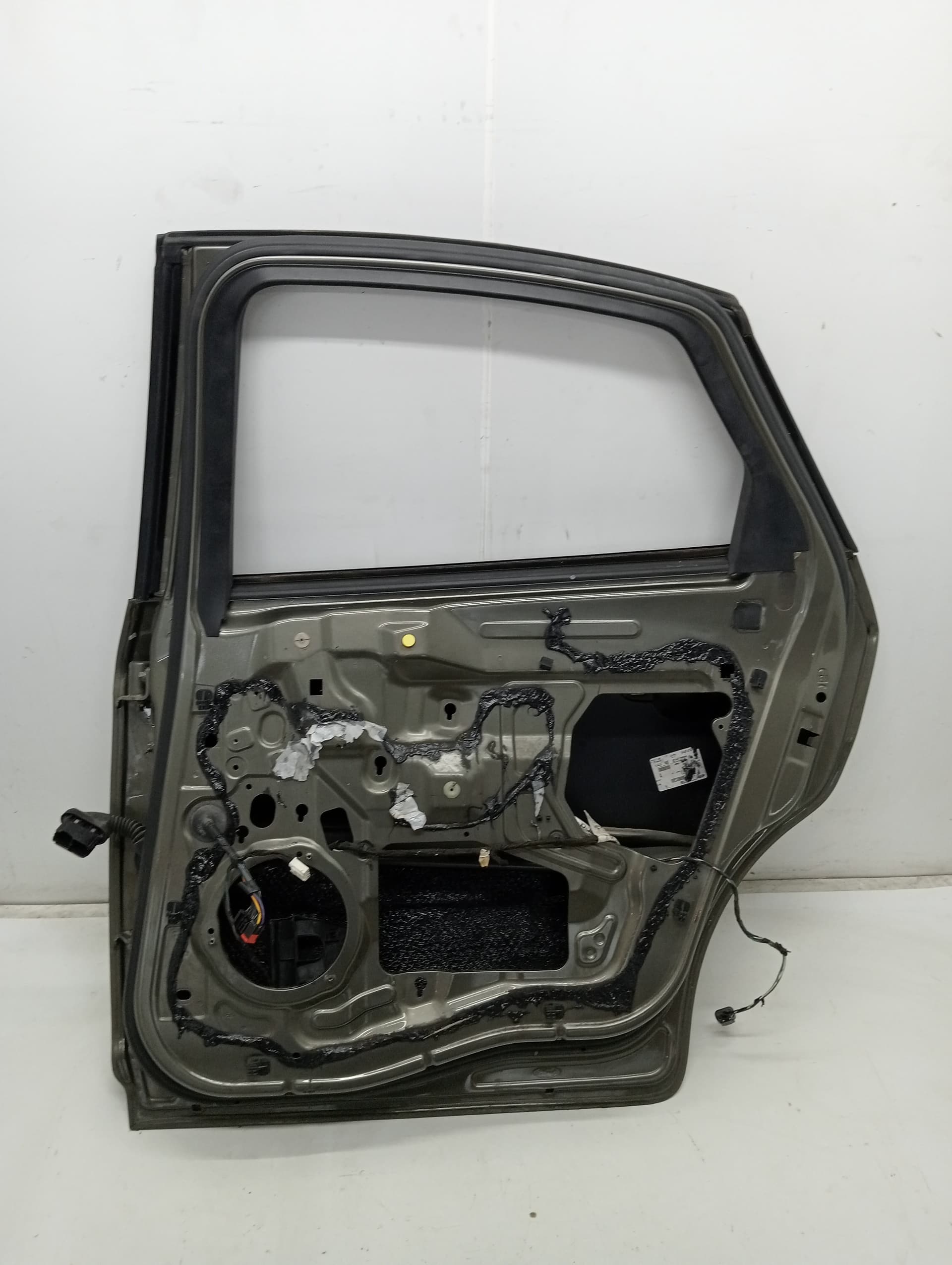 Puerta trasera derecha FORD MONDEO BER 3