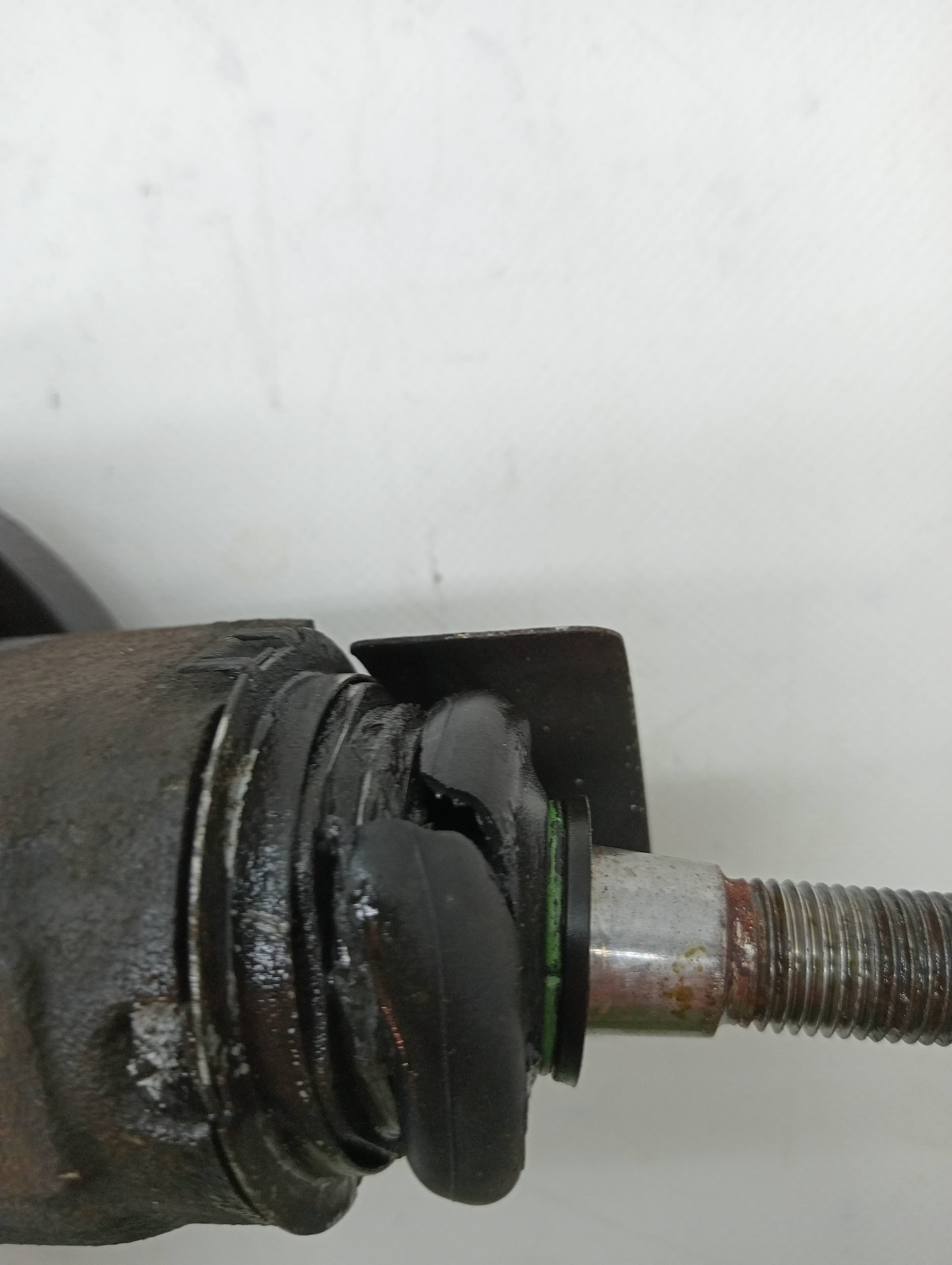 Mangueta delantera izquierda CITROEN C4 BERLINA 2