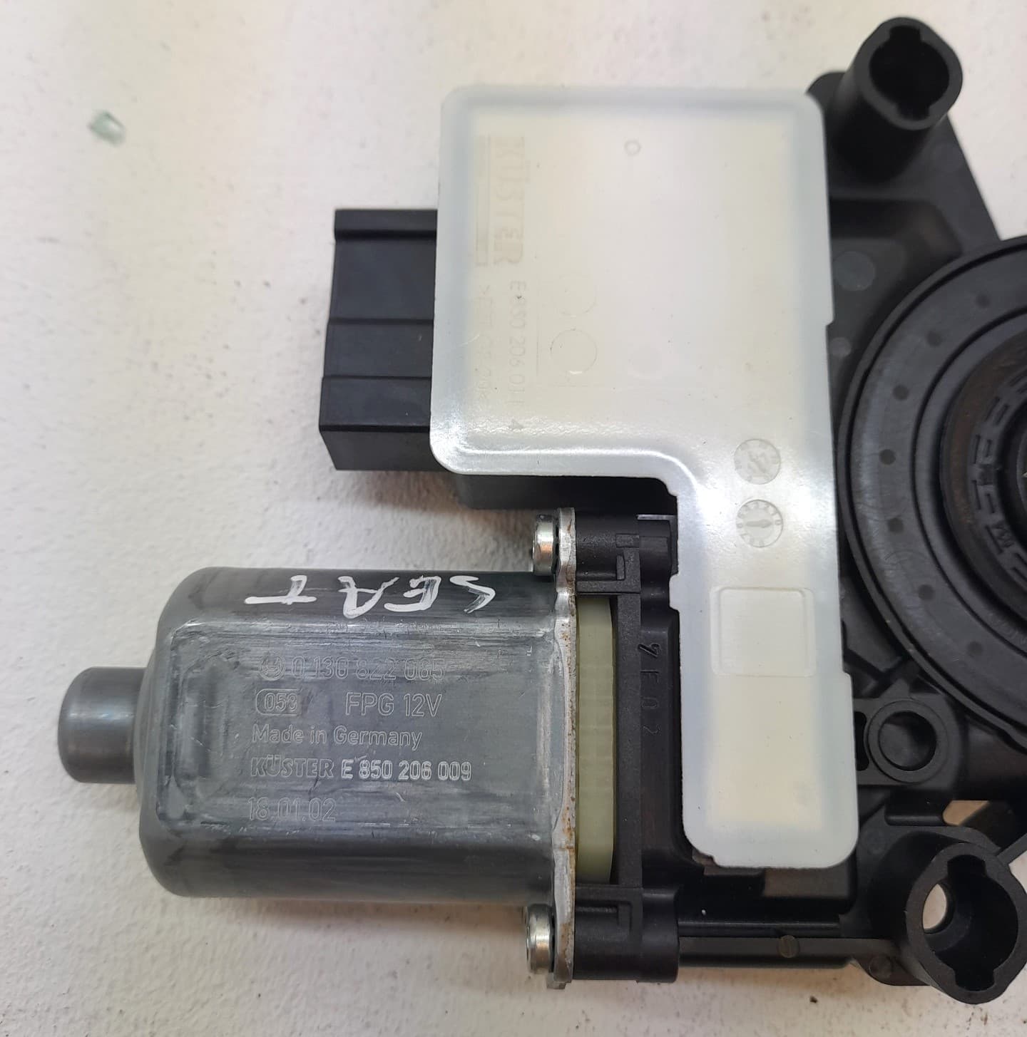 Motor elevalunas delantero izquierdo SEAT IBIZA V 2