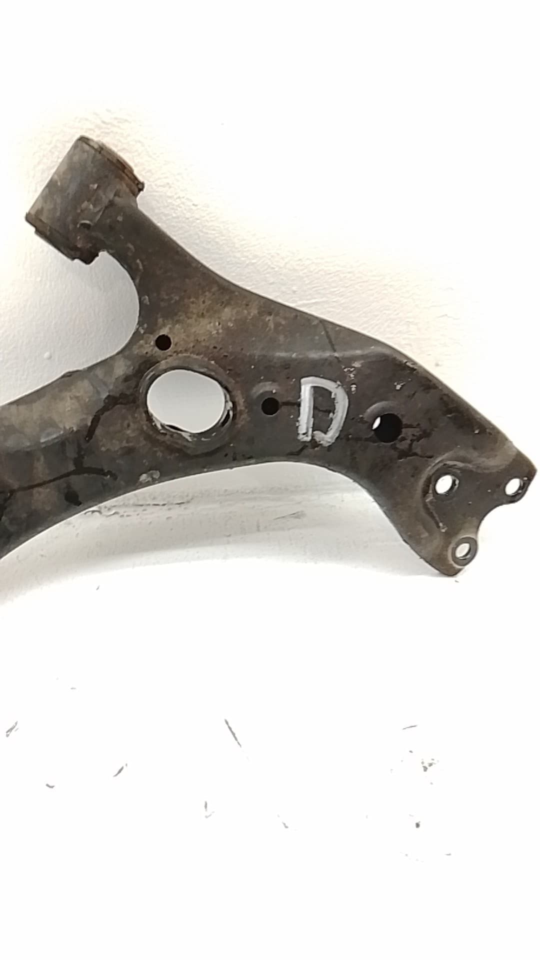 Brazo suspension inferior delantero derecho TOYOTA VERSO-S 4