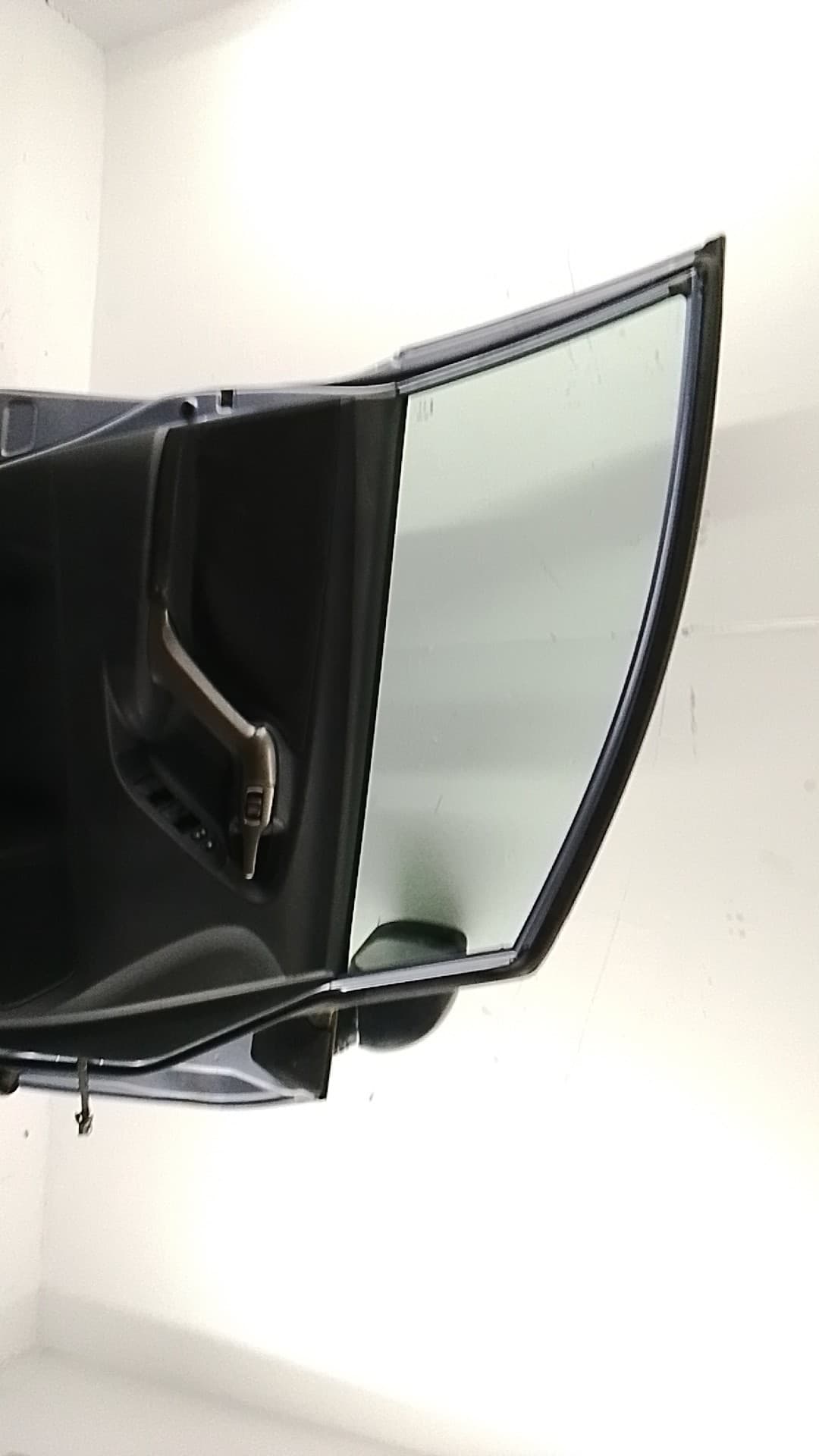 Puerta delantera izquierda TOYOTA VERSO-S 4