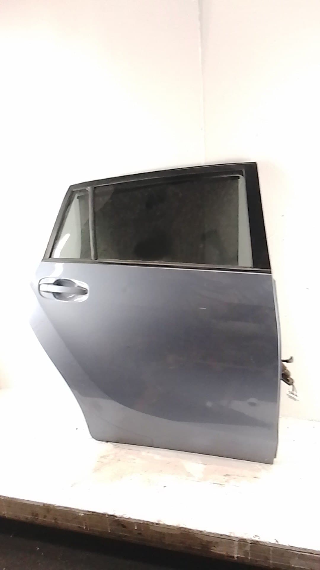 Puerta trasera derecha TOYOTA VERSO-S