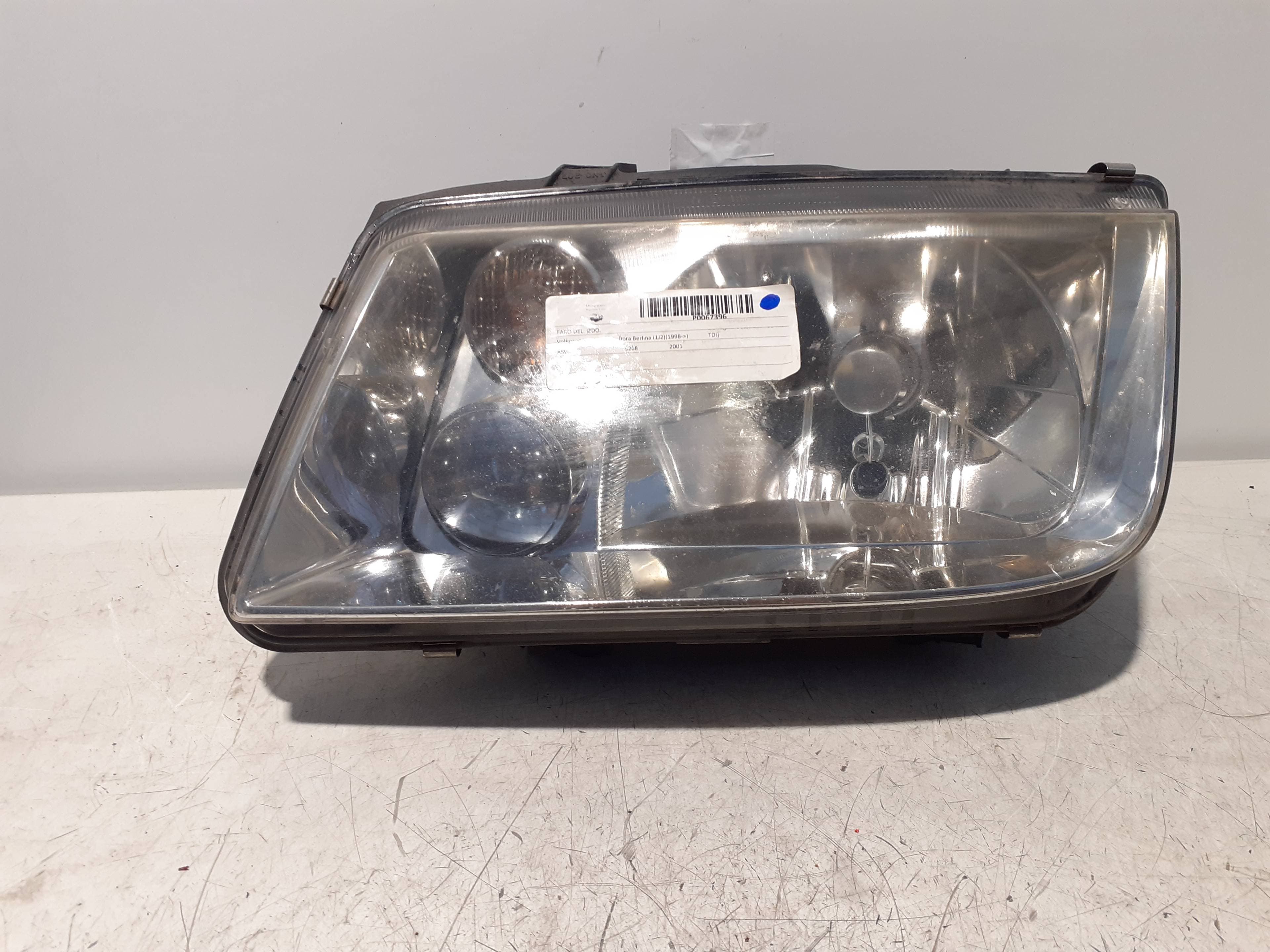 Faro izquierdo VOLKSWAGEN BORA BERLINA (1J2)