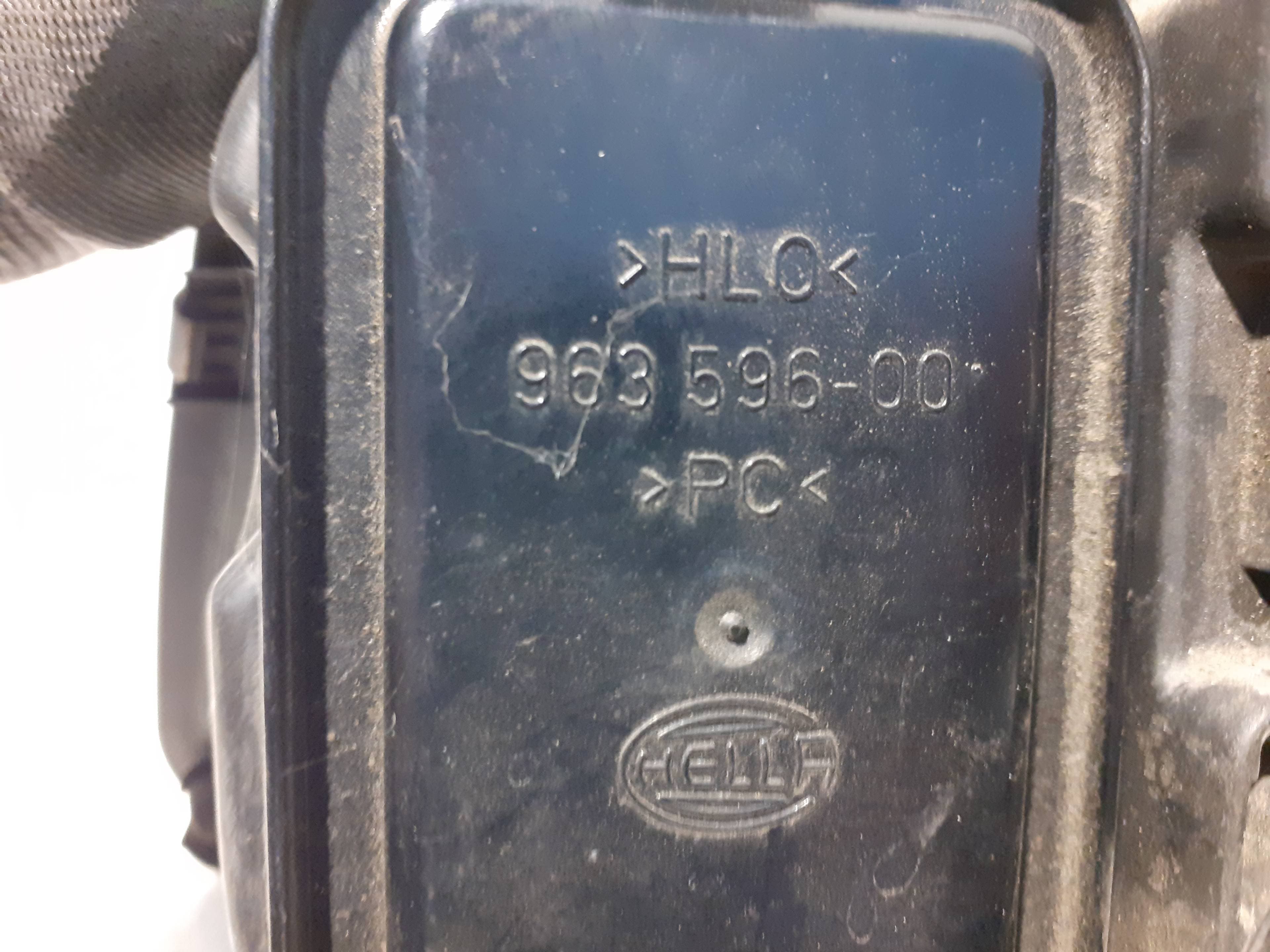 Faro derecho VOLKSWAGEN BORA BERLINA (1J2) 4