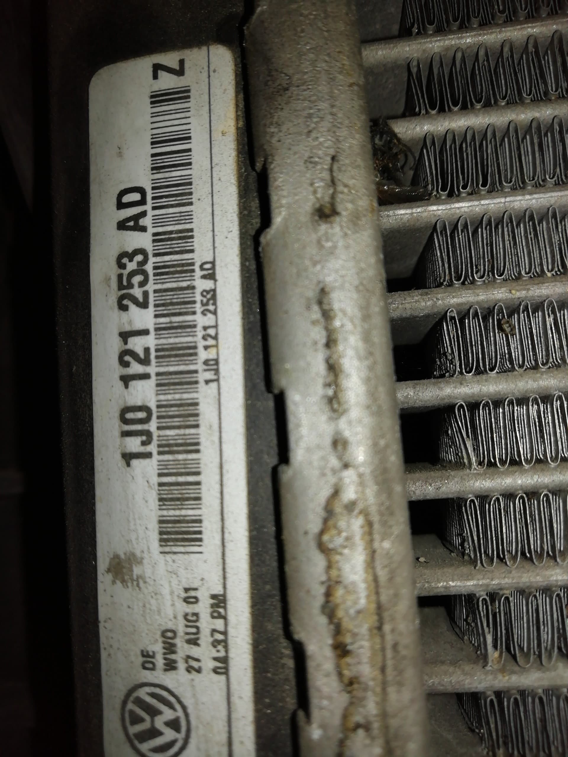 Radiador agua VOLKSWAGEN BORA BERLINA (1J2) 2