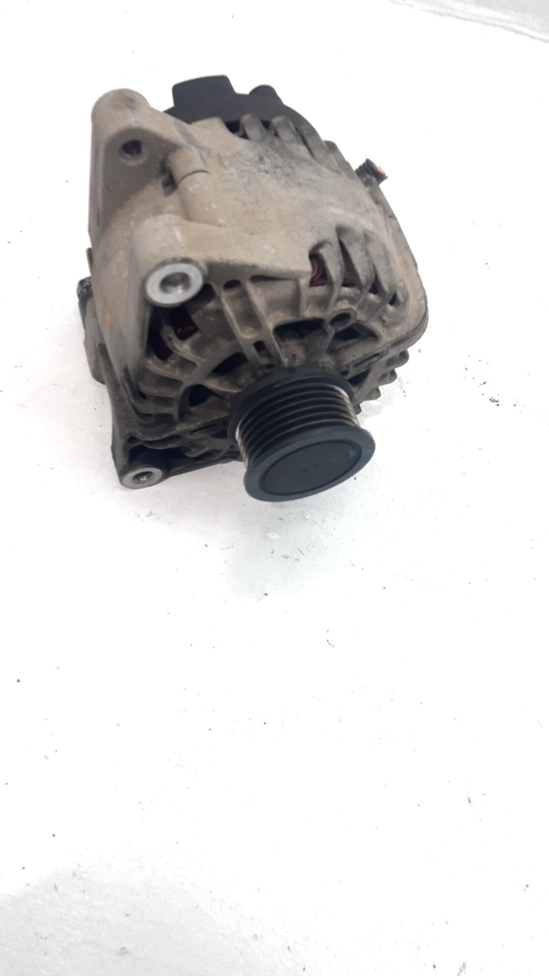 Alternador FORD FIESTA VI VAN 3