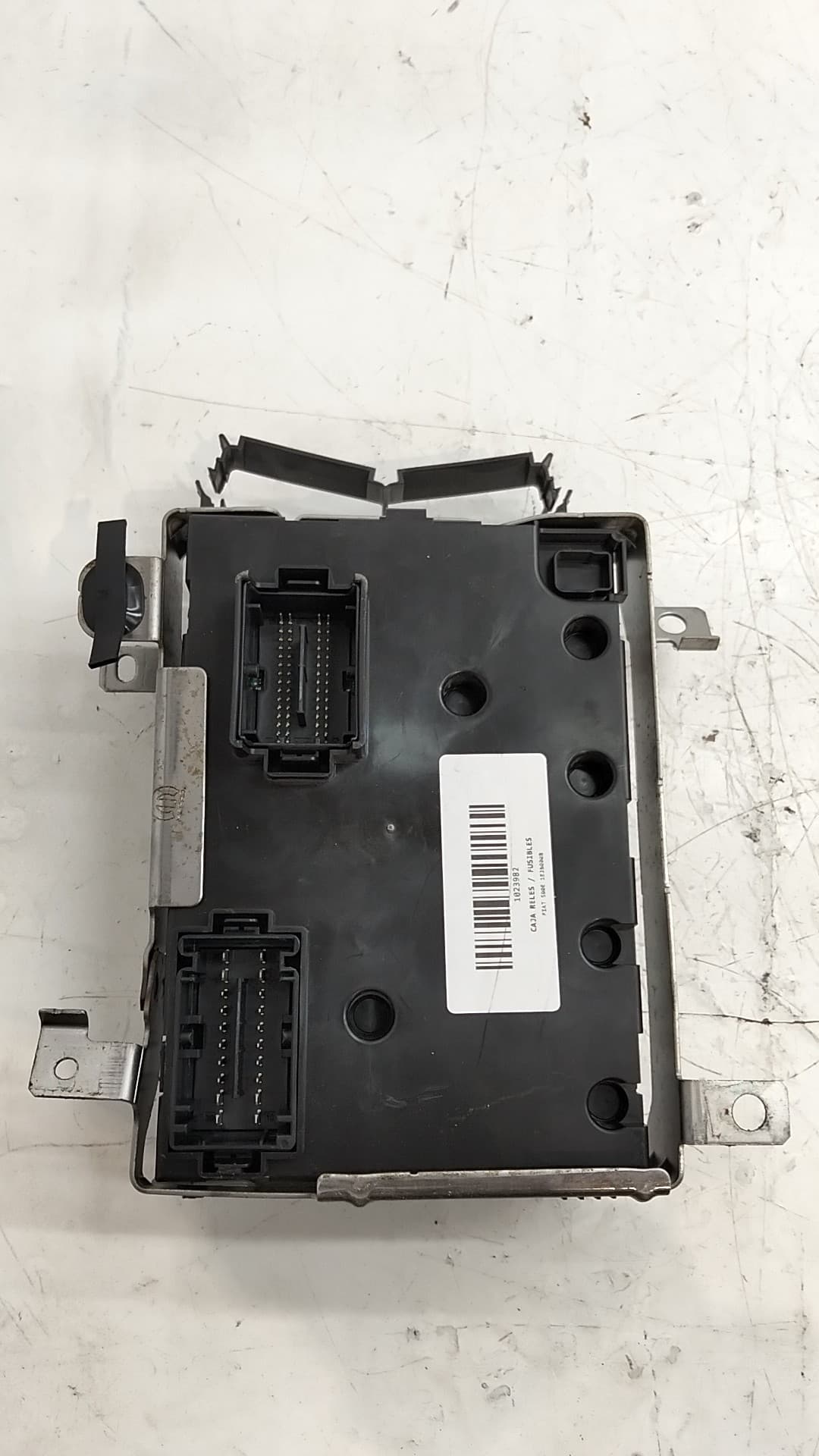 Caja reles / fusibles FIAT 500E 3