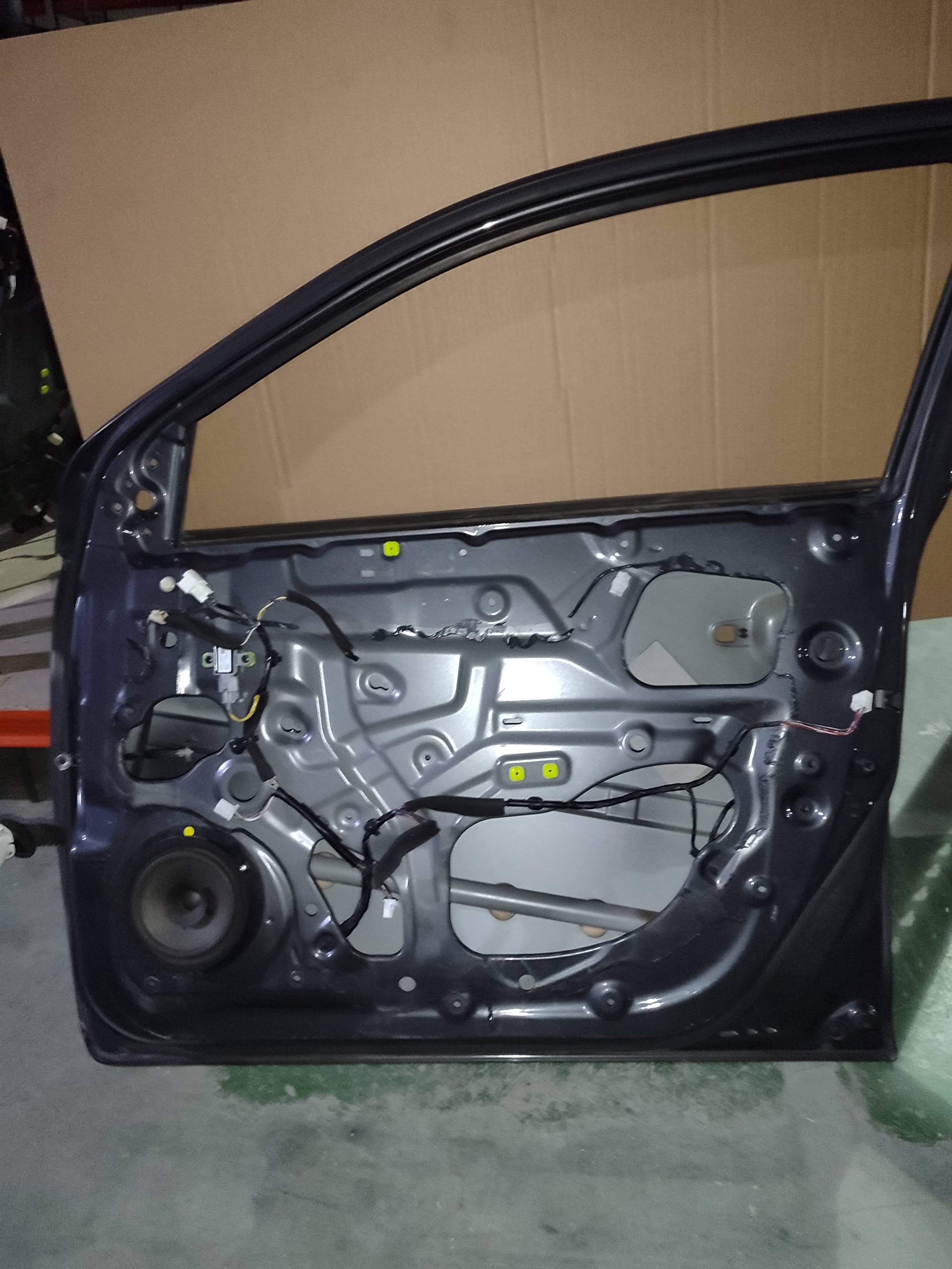 Puerta delantera derecha SUZUKI KIZASHI A6B 2