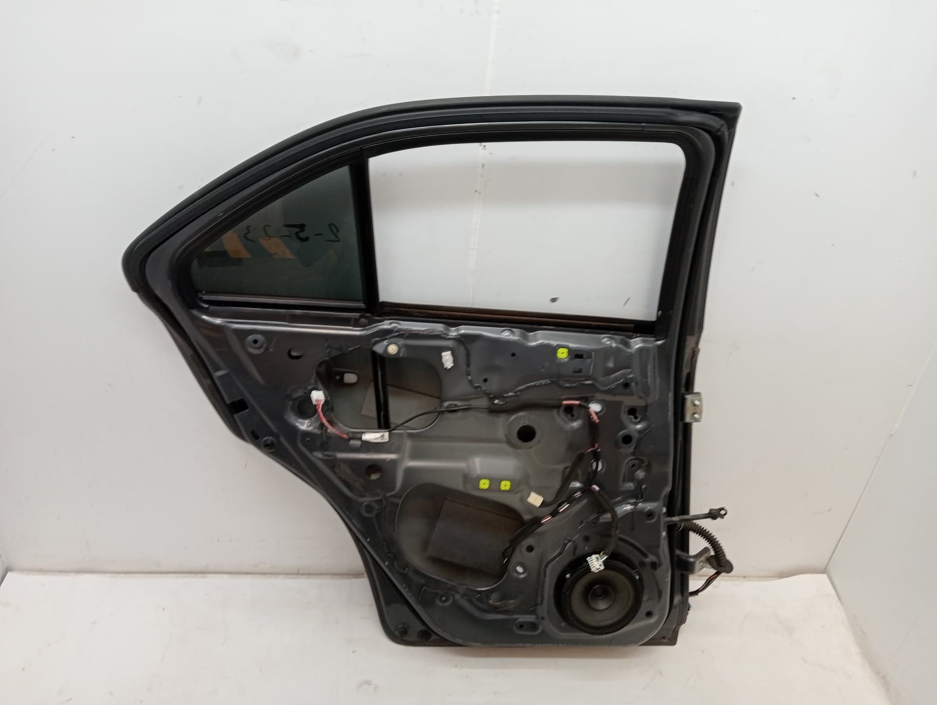 Puerta trasera izquierda SUZUKI KIZASHI A6B 2