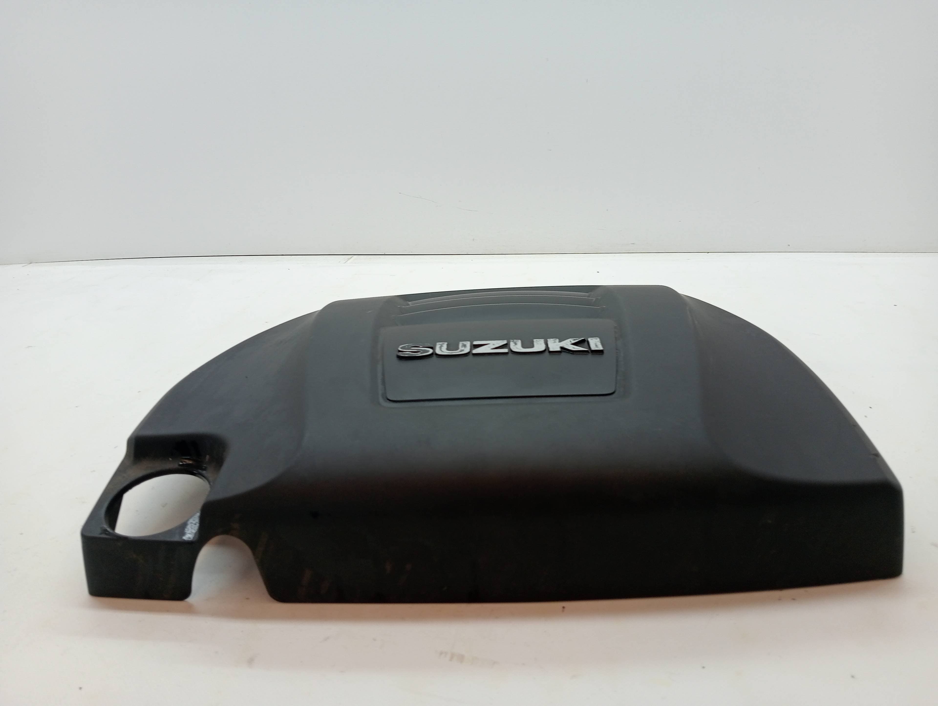 Tapa motor SUZUKI KIZASHI A6B 2