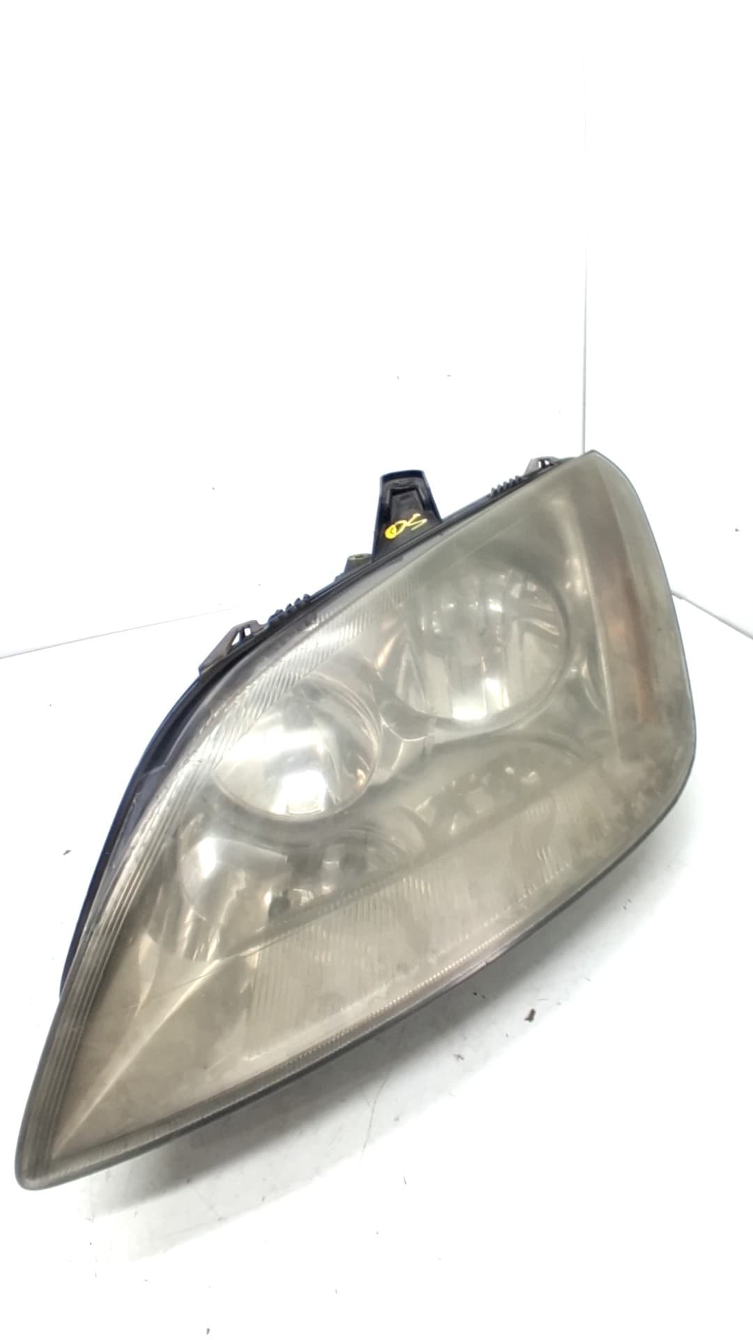 Faro izquierdo FORD FOCUS BERLINA (CAP)