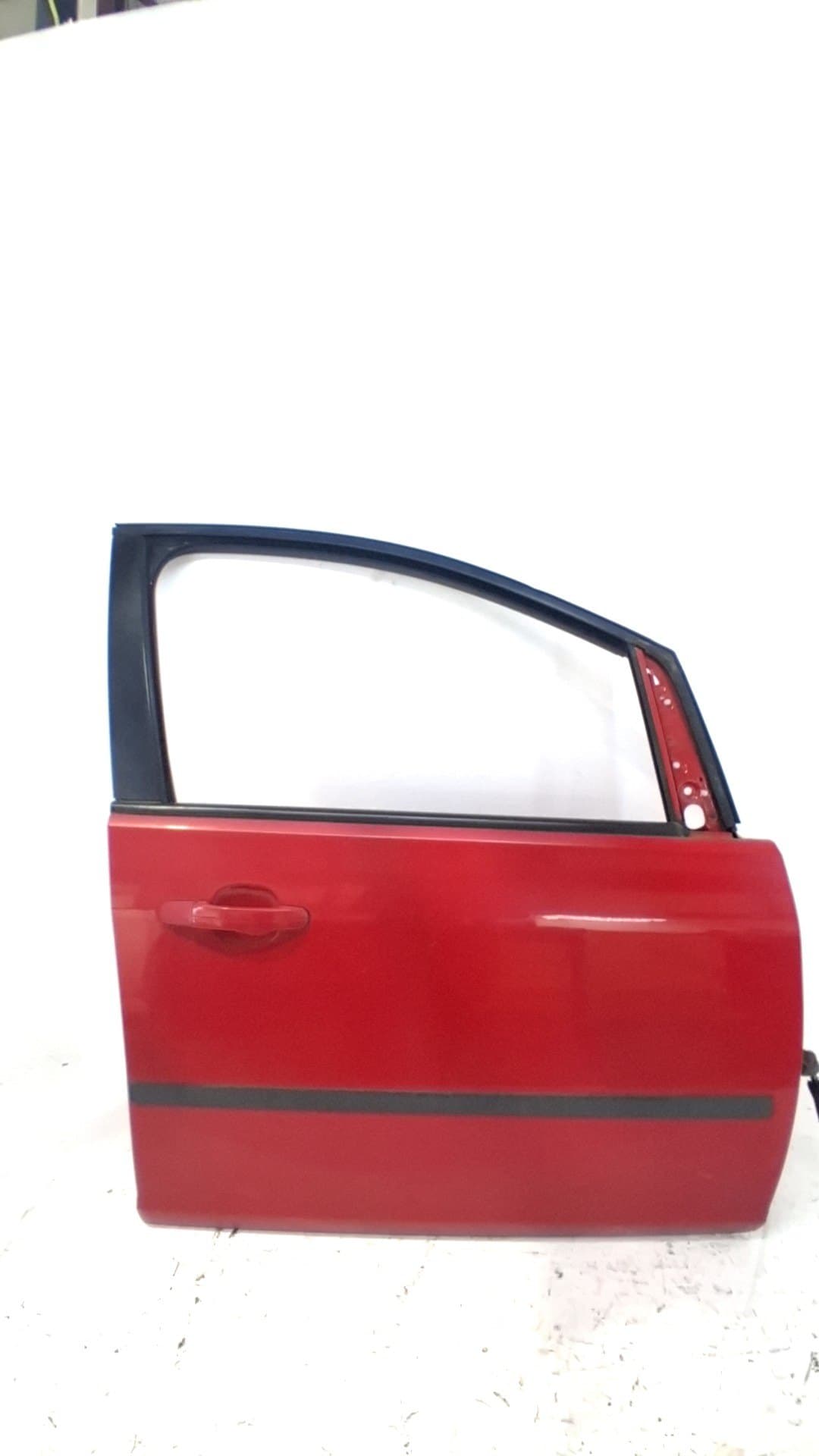 Puerta delantera derecha FORD FOCUS BERLINA (CAP)