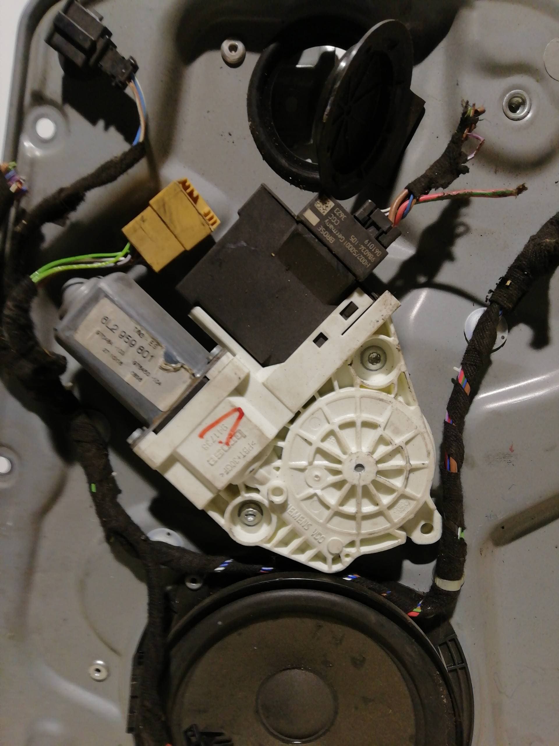 Elevalunas delantero derecho SEAT IBIZA (6L1)