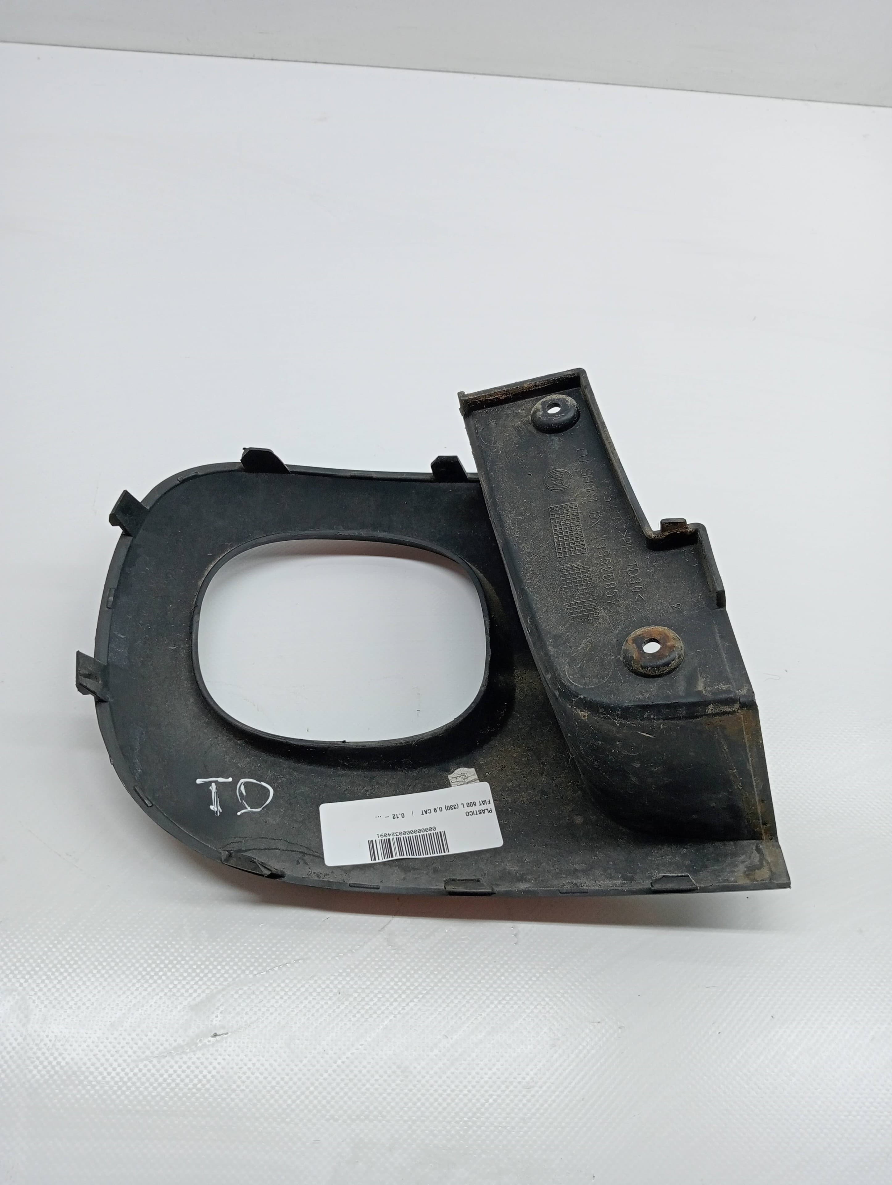 Plastico FIAT 500 L (330) 2