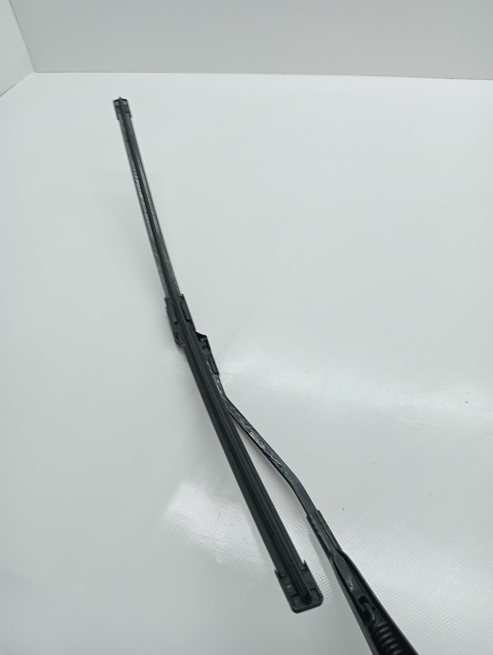 Brazo limpia delantero izquierdo FIAT 500 L (330) 3