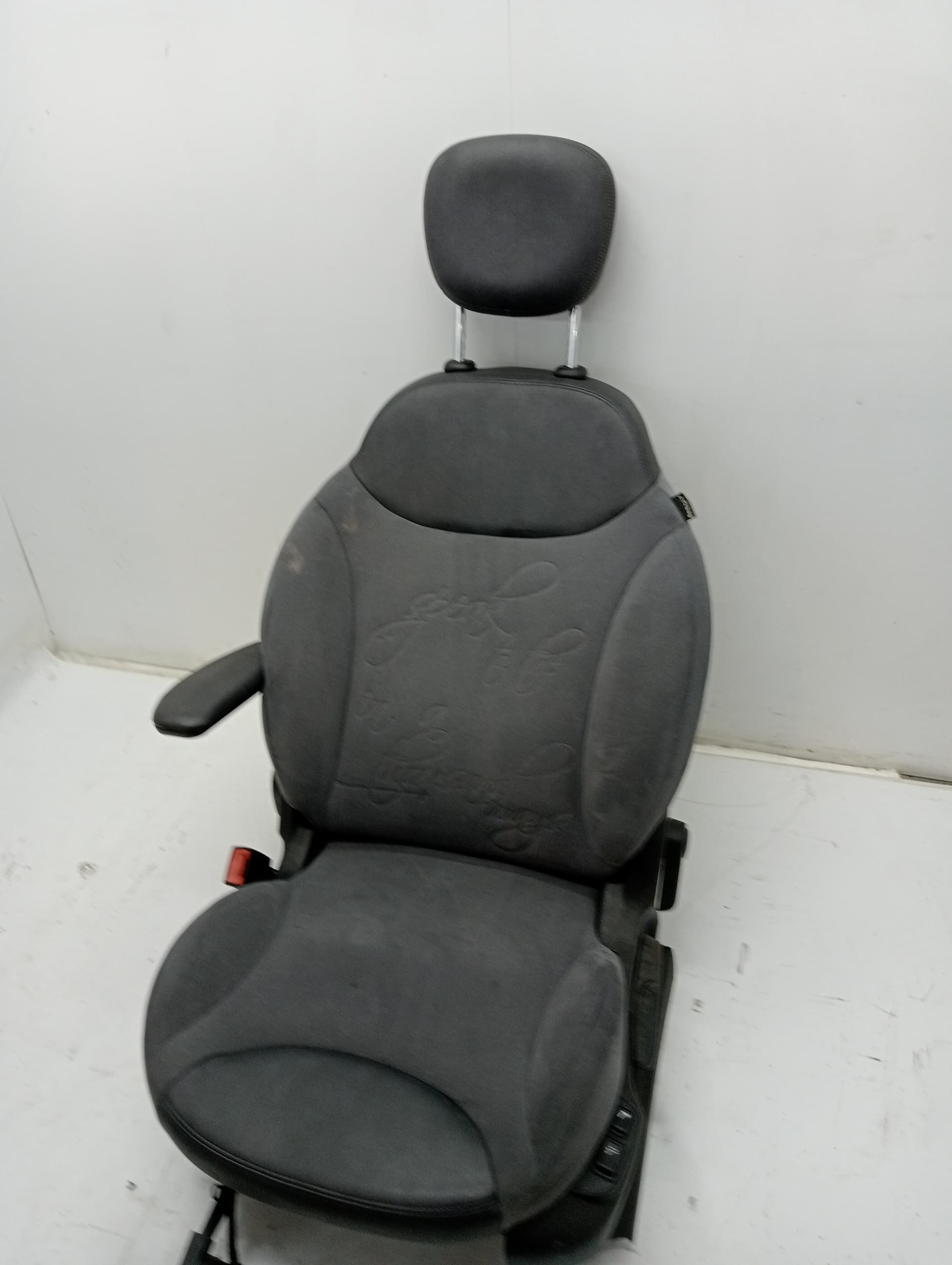 Asiento delantero izquierdo FIAT 500 L (330)
