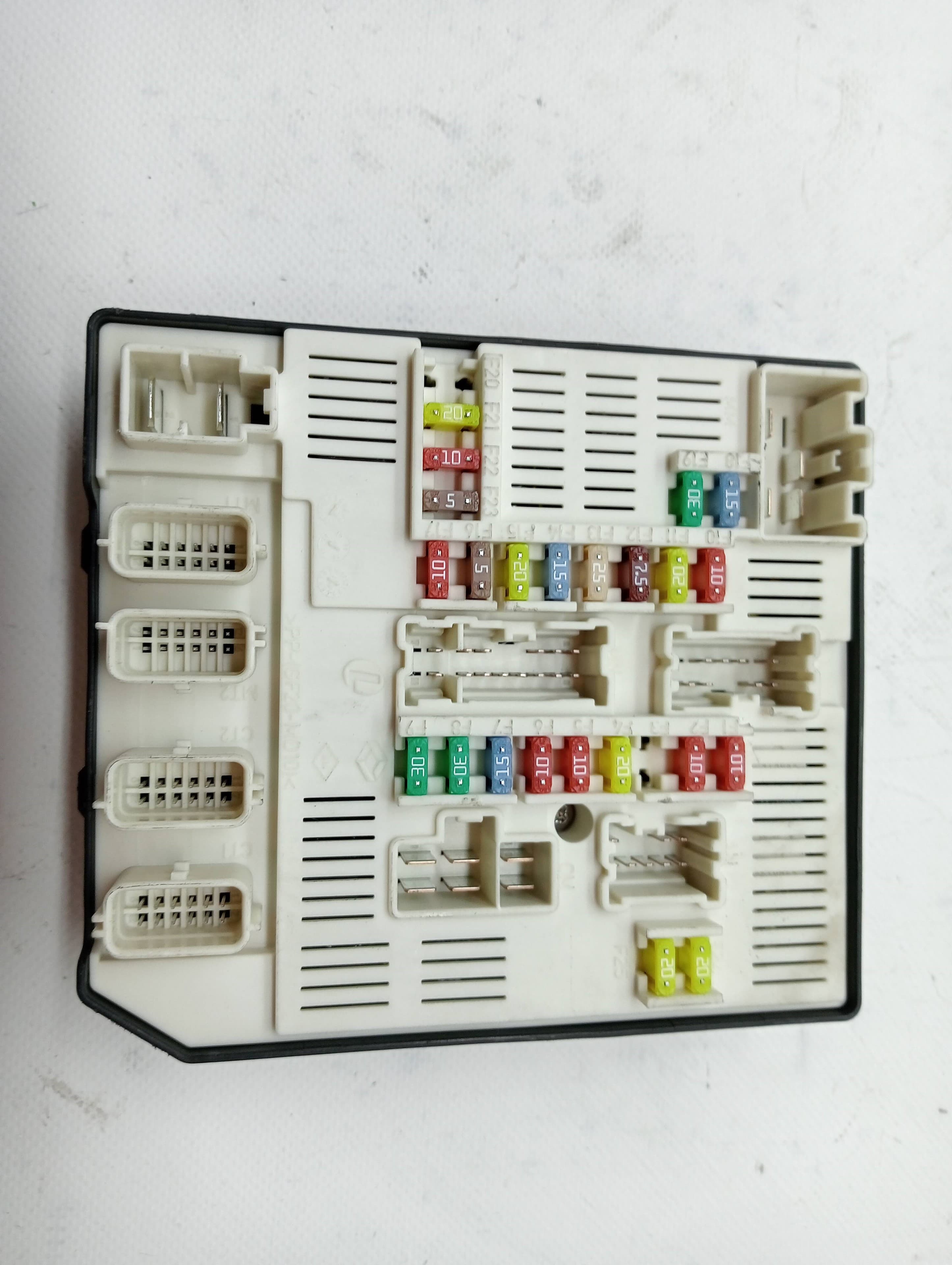 Caja precalentamiento RENAULT MEGANE III BERLINA 5 P 2