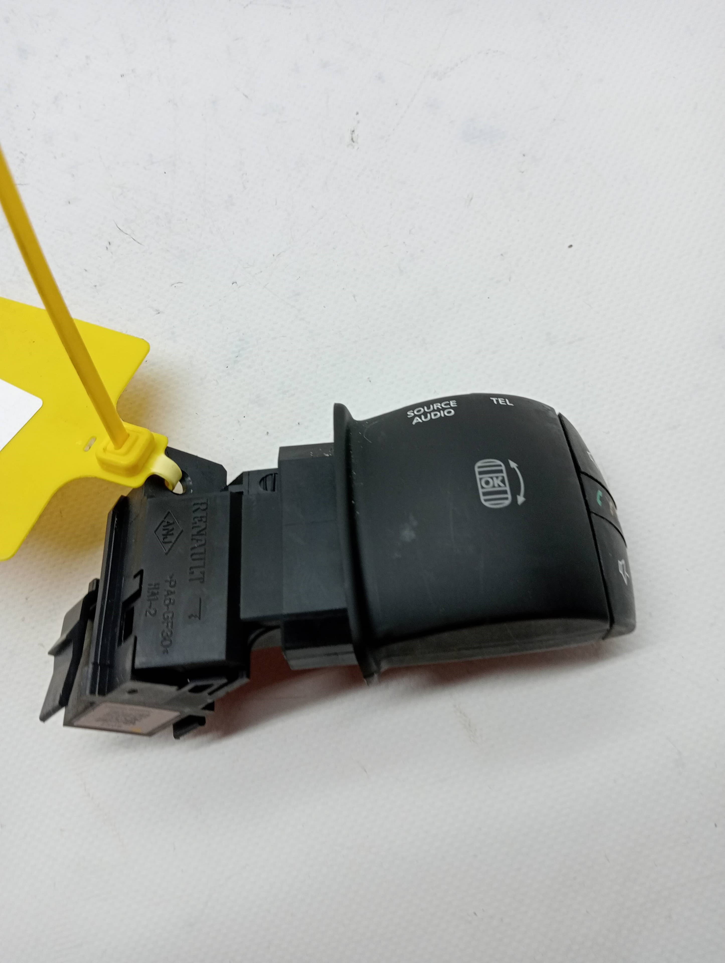 Mando multifuncion RENAULT MEGANE III BERLINA 5 P