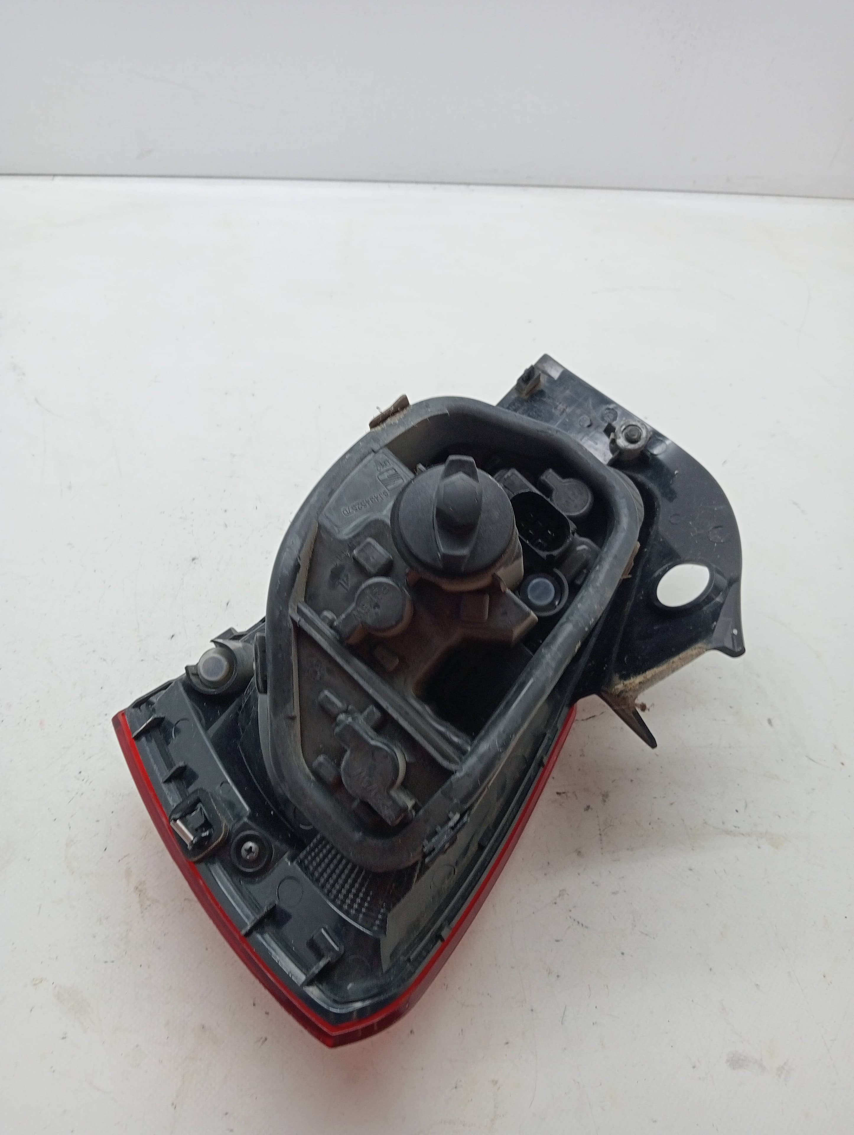 Piloto trasero izquierdo SEAT IBIZA (6P1)