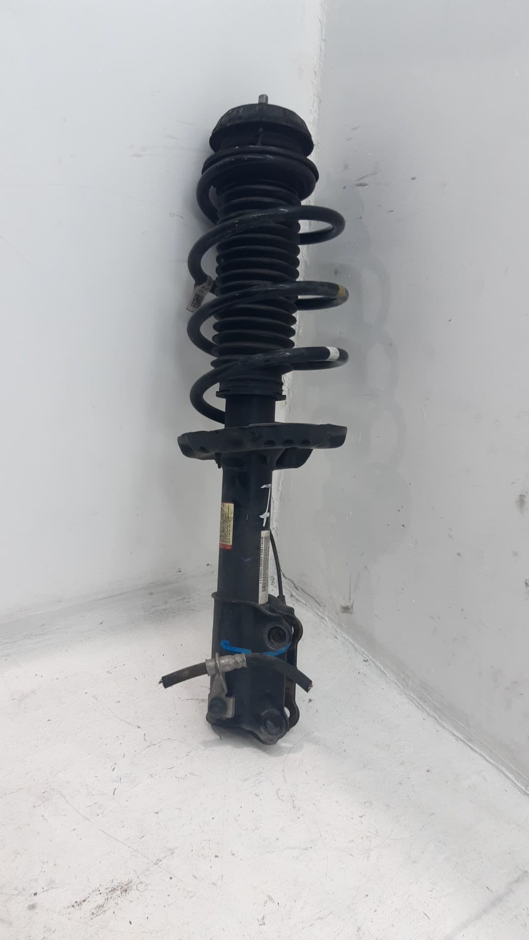 Amortiguador delantero izquierdo KIA STONIC 3