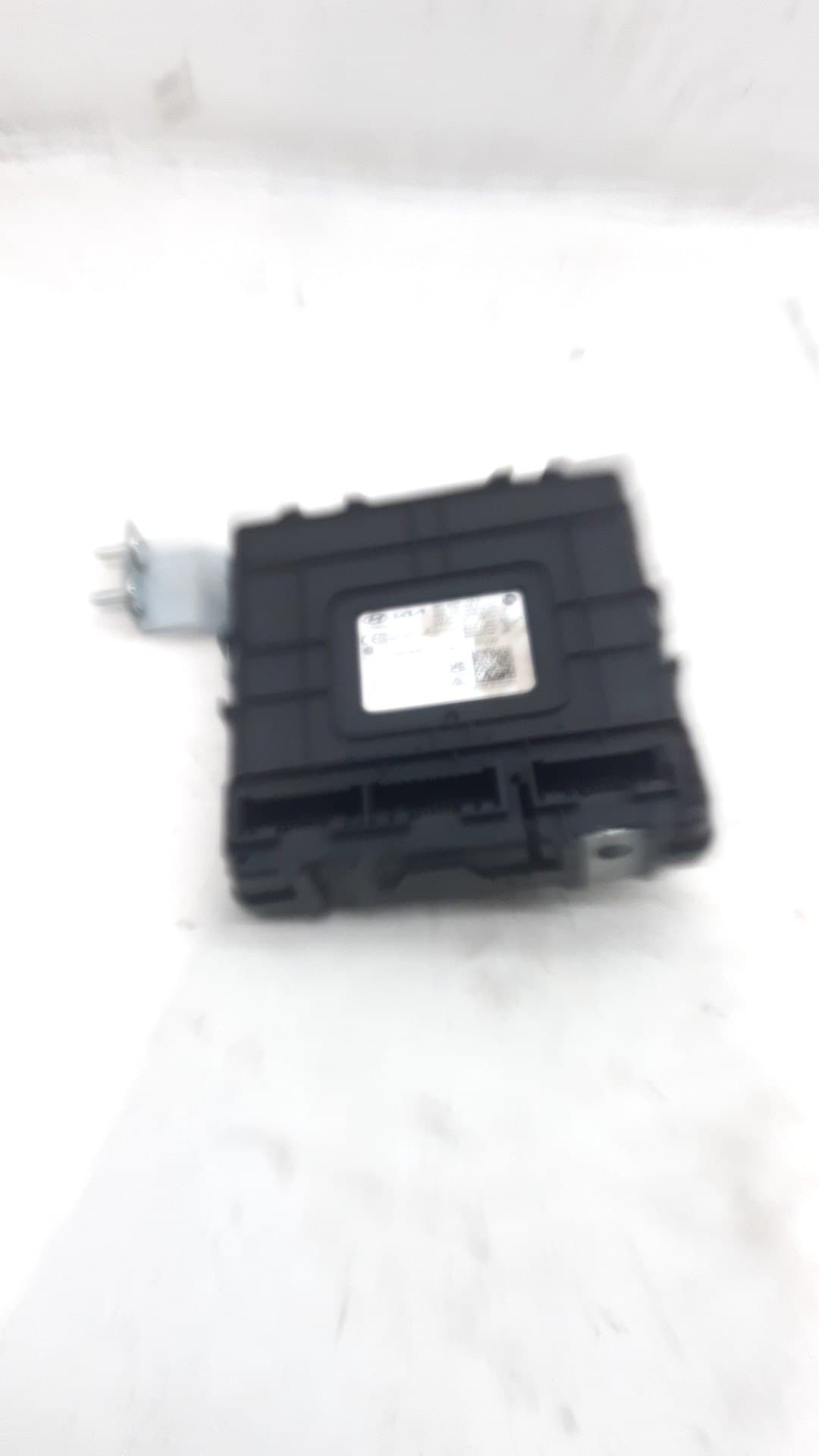 Recambio KIA STONIC ref. 954B0H8820