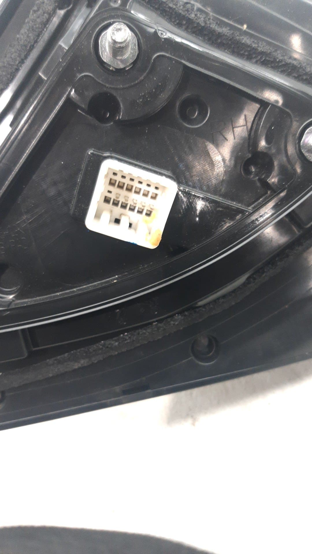 Retrovisor derecho KIA STONIC 2