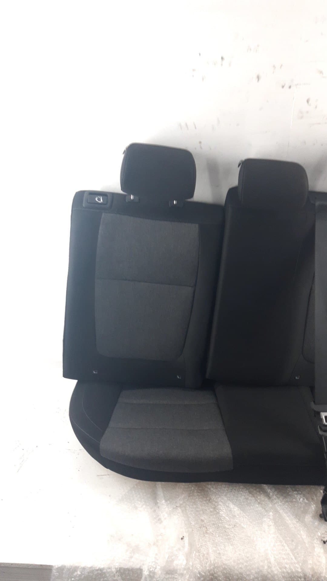 Cerradura asientos traseros KIA STONIC 4
