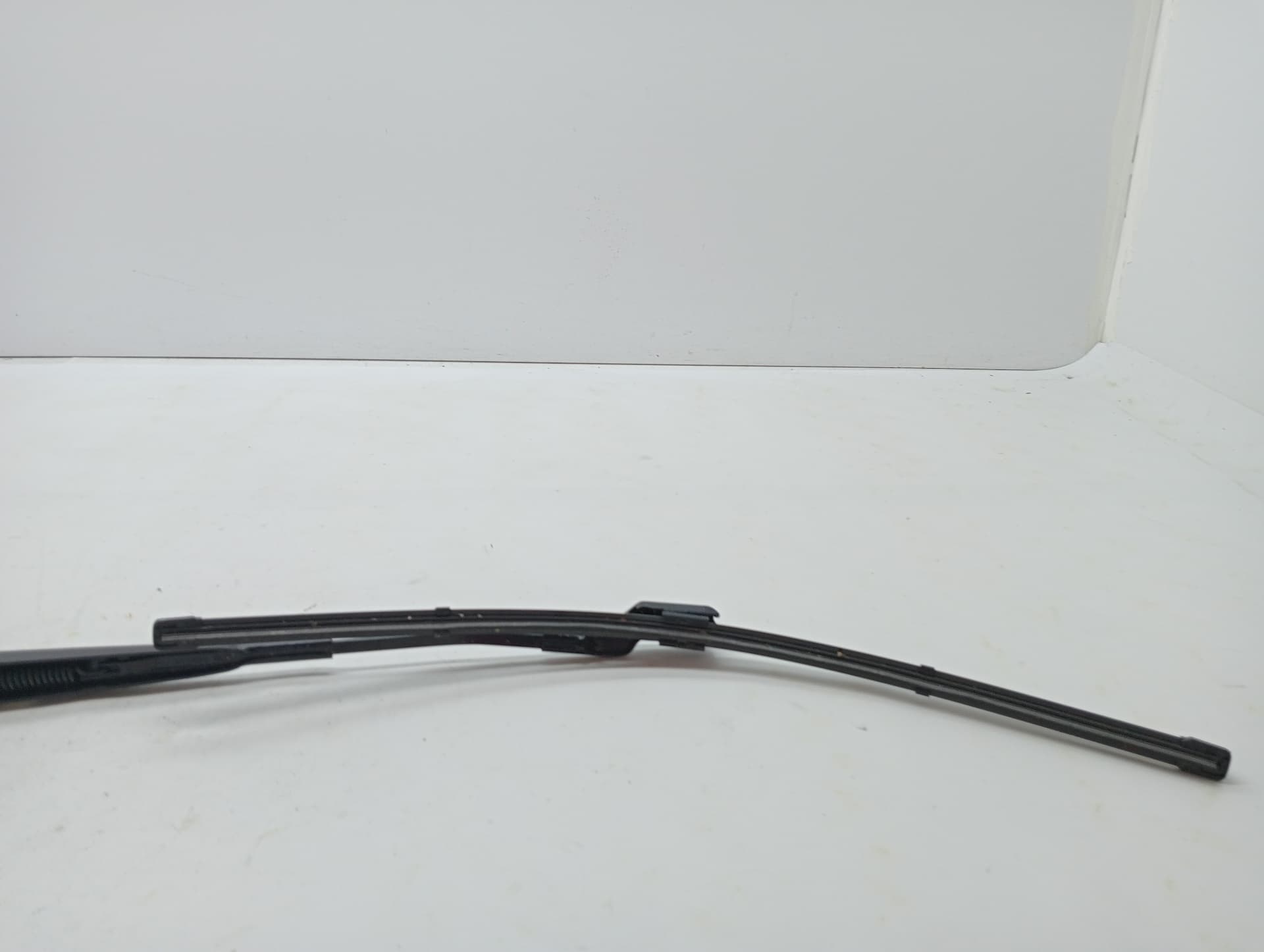 Brazo limpia delantero izquierdo NISSAN JUKE (F16) 2