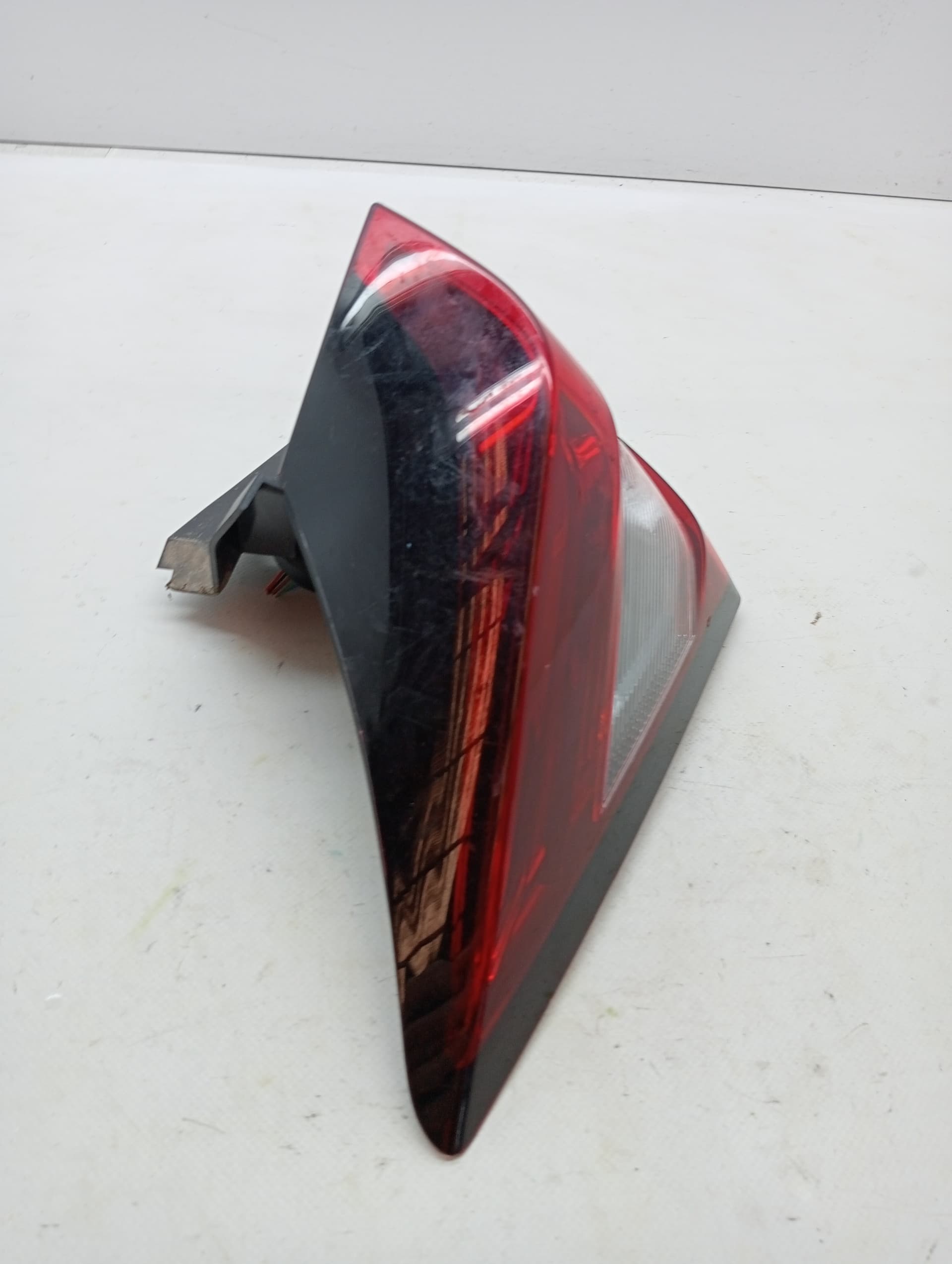 Piloto trasero izquierdo NISSAN JUKE (F16) 2