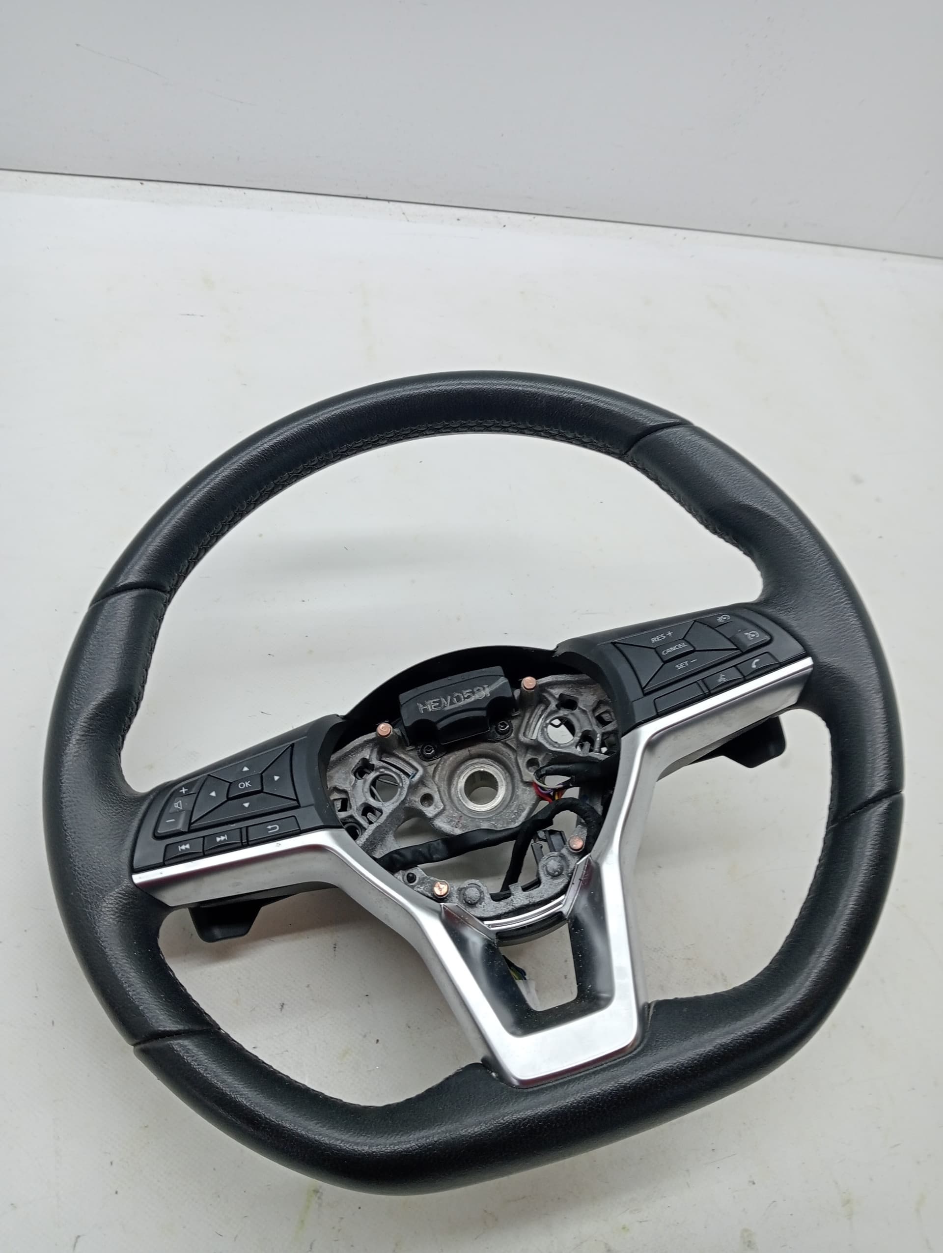 Volante NISSAN JUKE (F16)