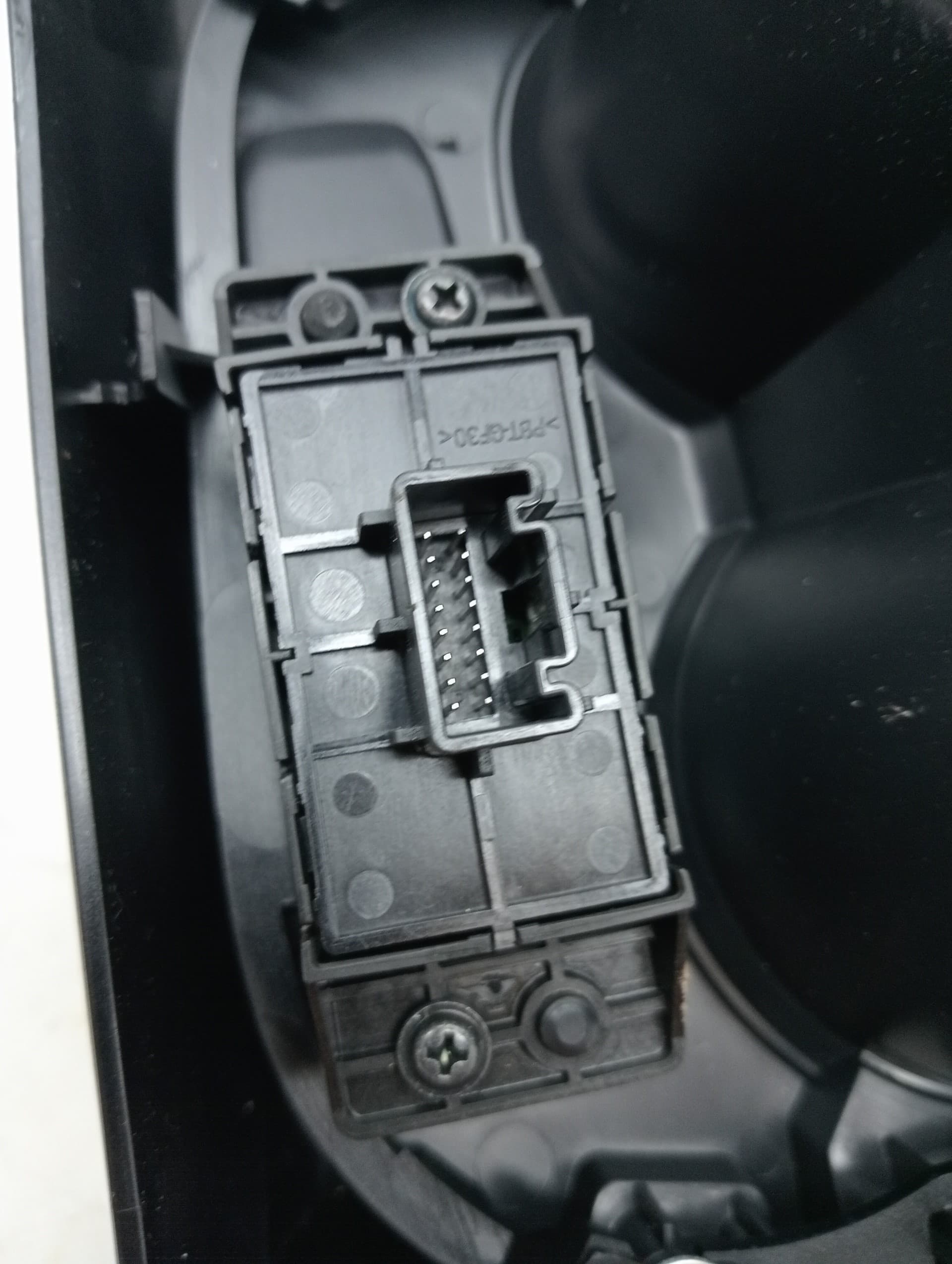 Consola central NISSAN JUKE (F16) 2