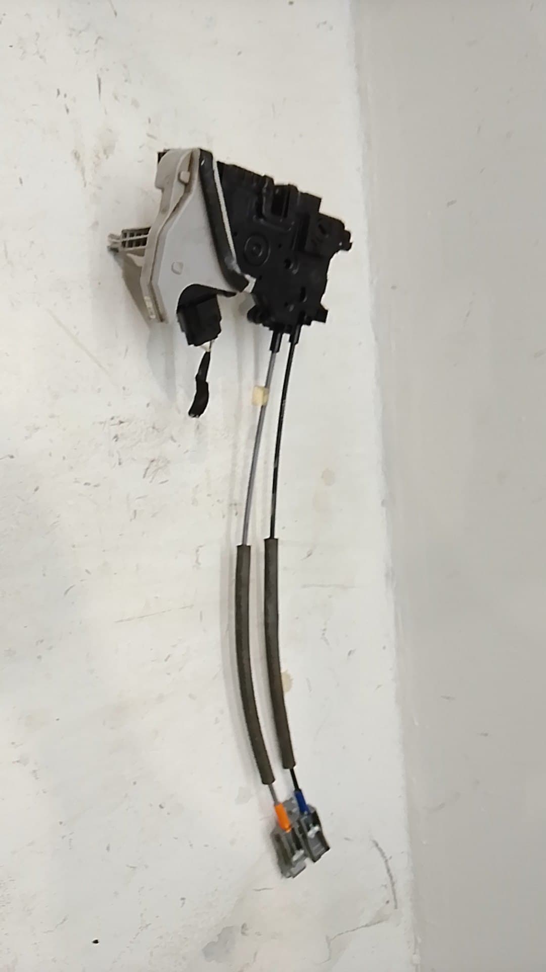 Cerradura puerta trasera derecha HYUNDAI KONA 4