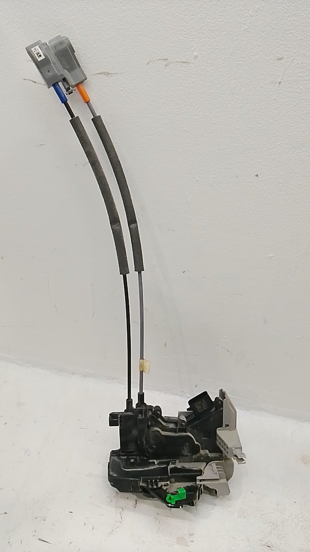 Cerradura puerta trasera izquierda HYUNDAI KONA 3