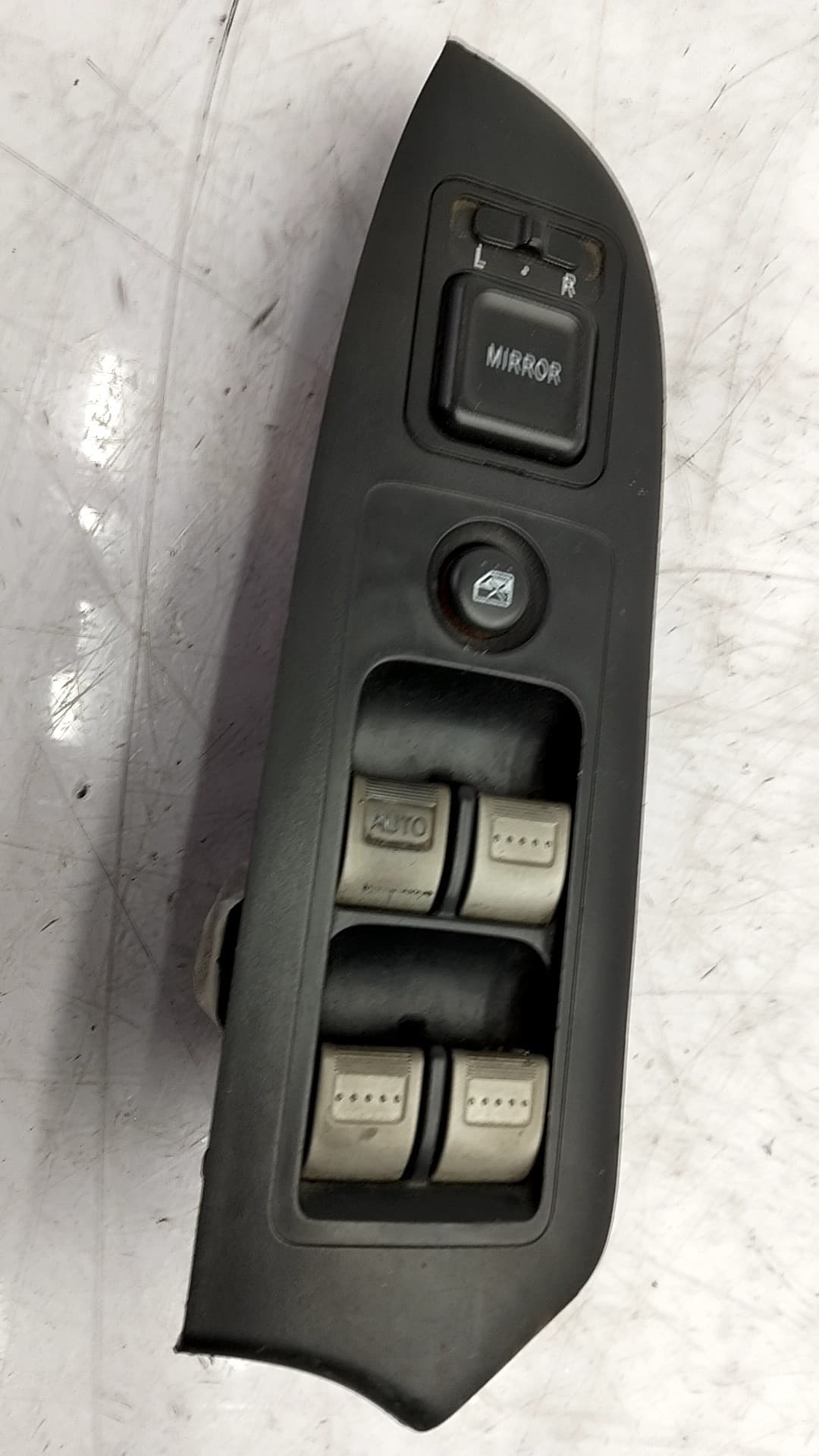 Mando elevalunas delantero izquierdo HONDA CR-V II (RD_)