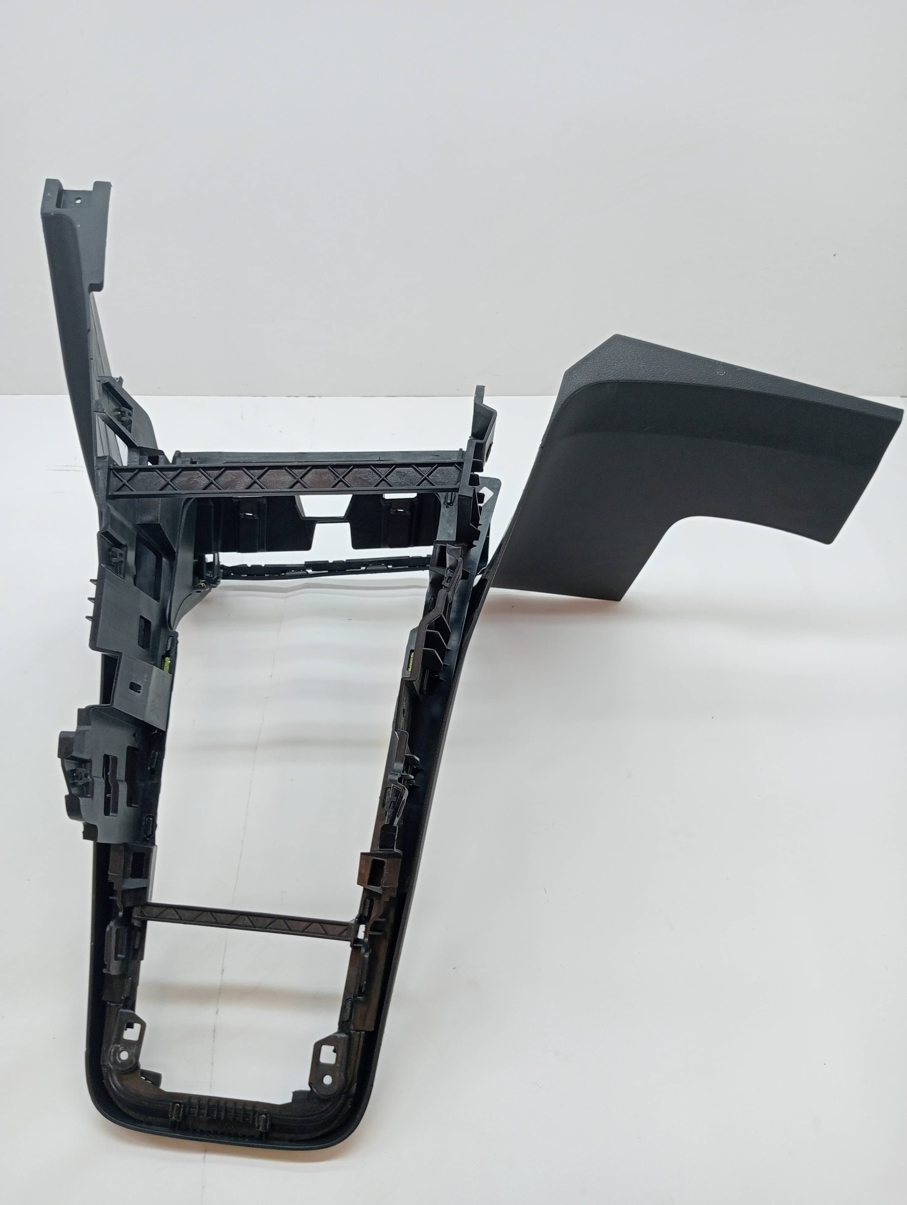Plastico SEAT ATECA (KH7) 2