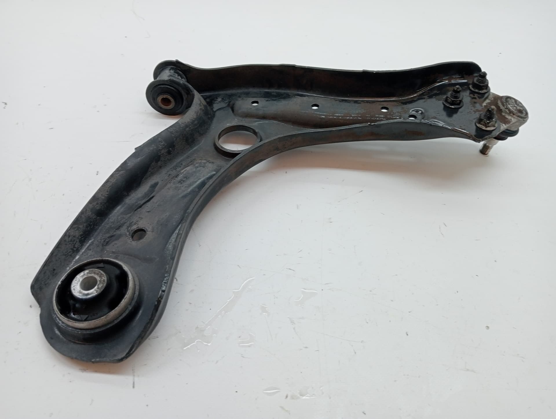 Brazo suspension inferior delantero izquierdo SEAT TOLEDO (KG3) 2