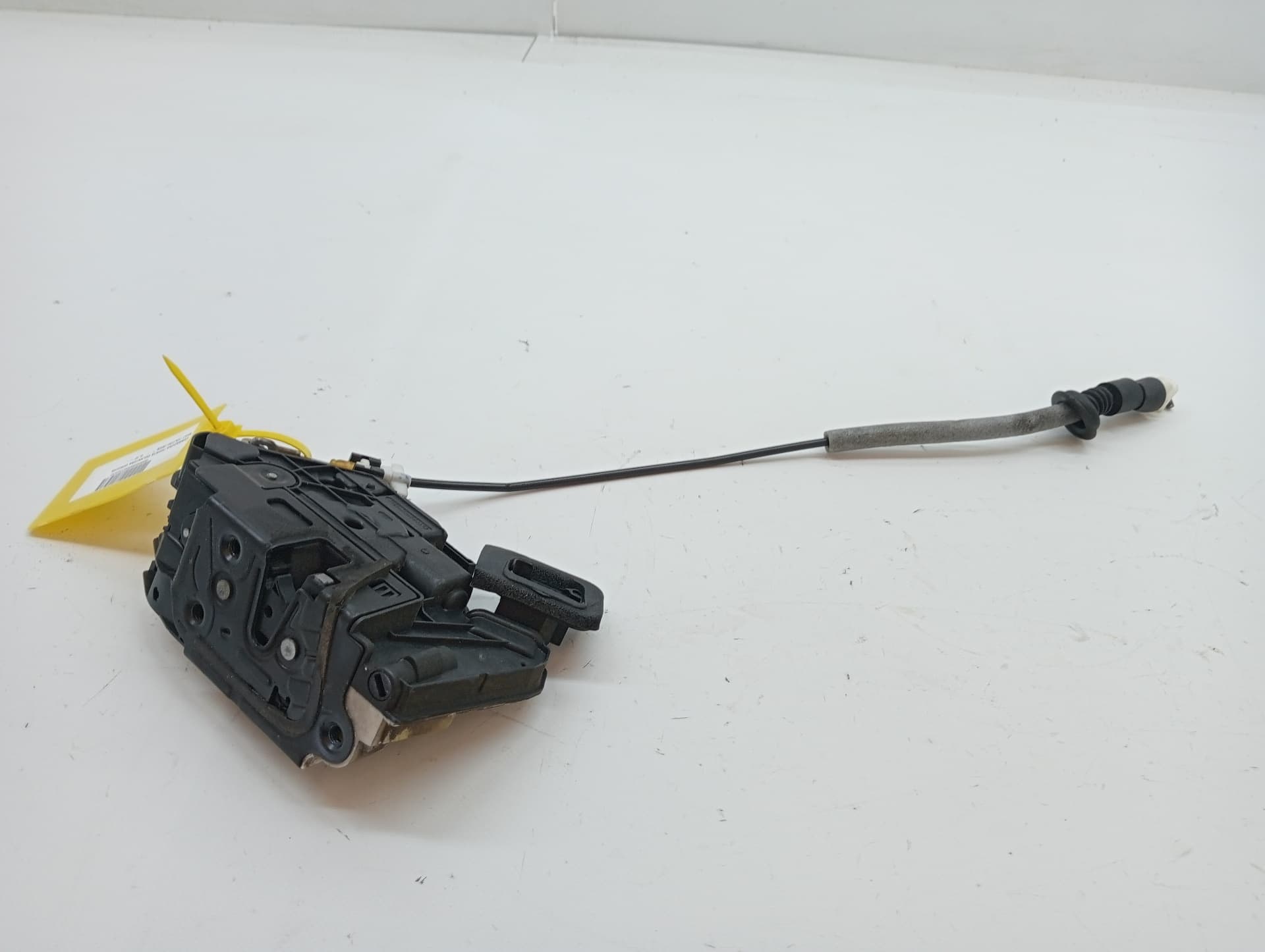 Cerradura puerta delantera derecha SEAT TOLEDO (KG3)