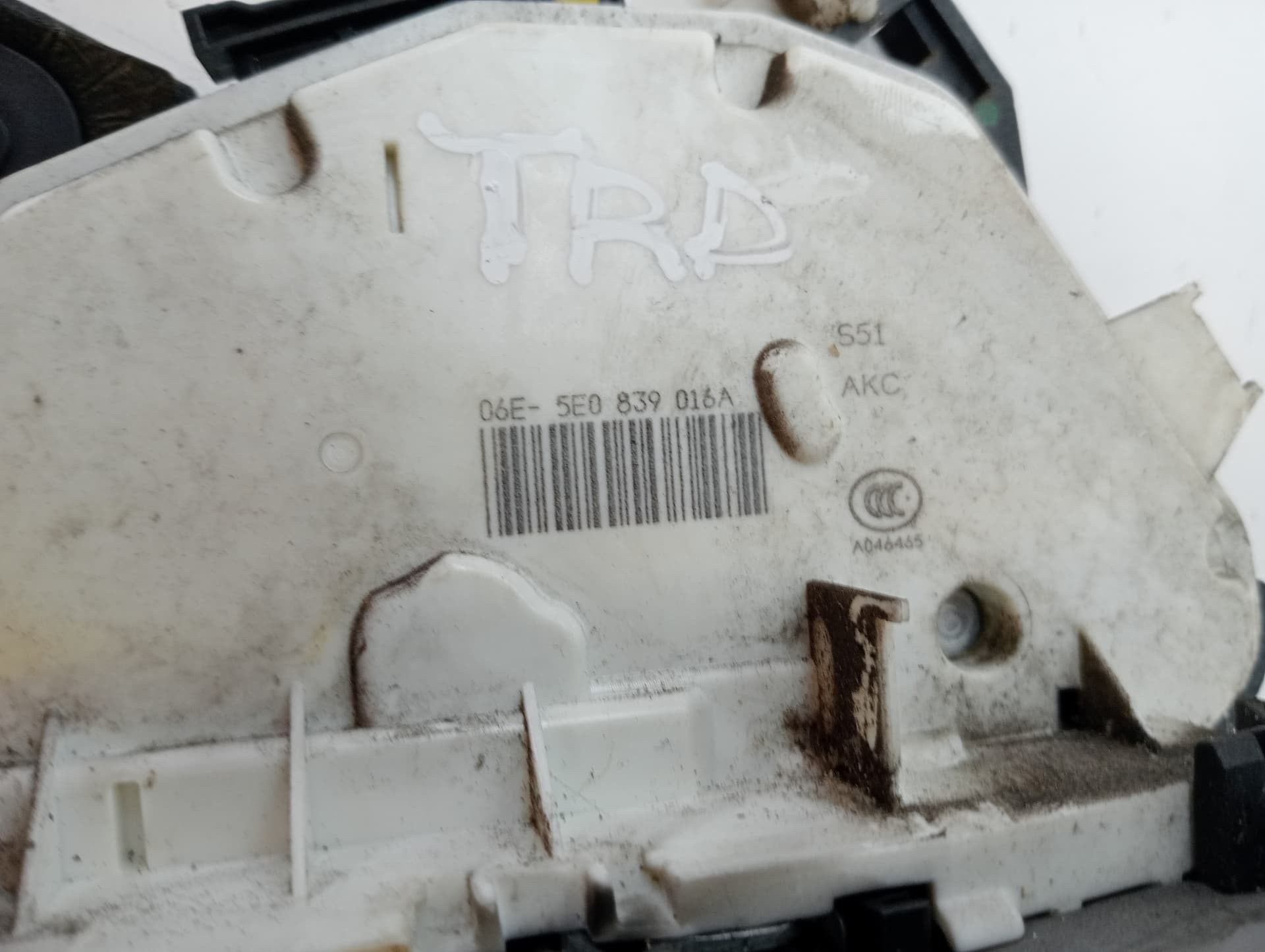 Cerradura puerta trasera derecha SEAT TOLEDO (KG3) 3
