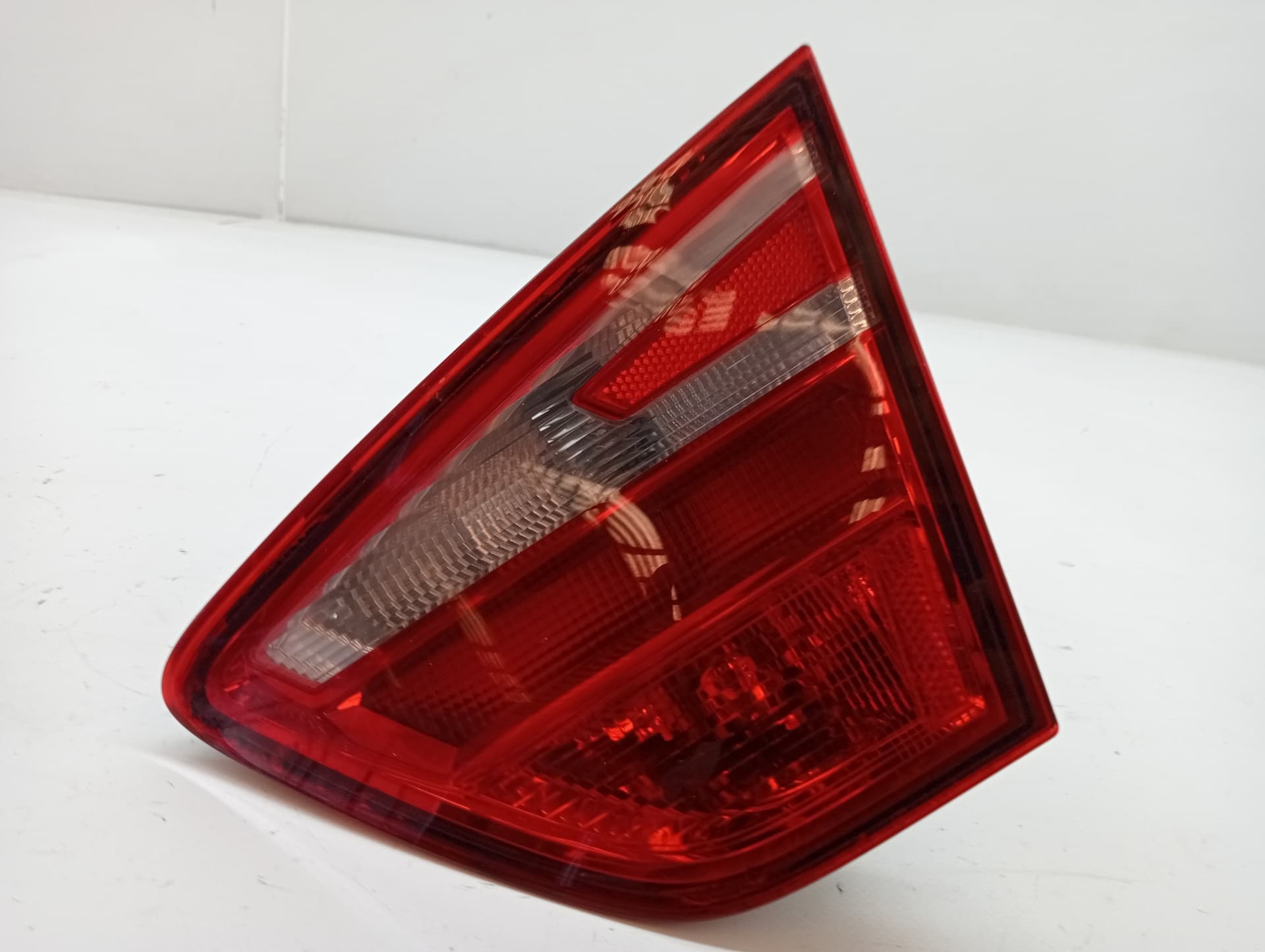 Piloto trasero derecho interior SEAT TOLEDO (KG3)