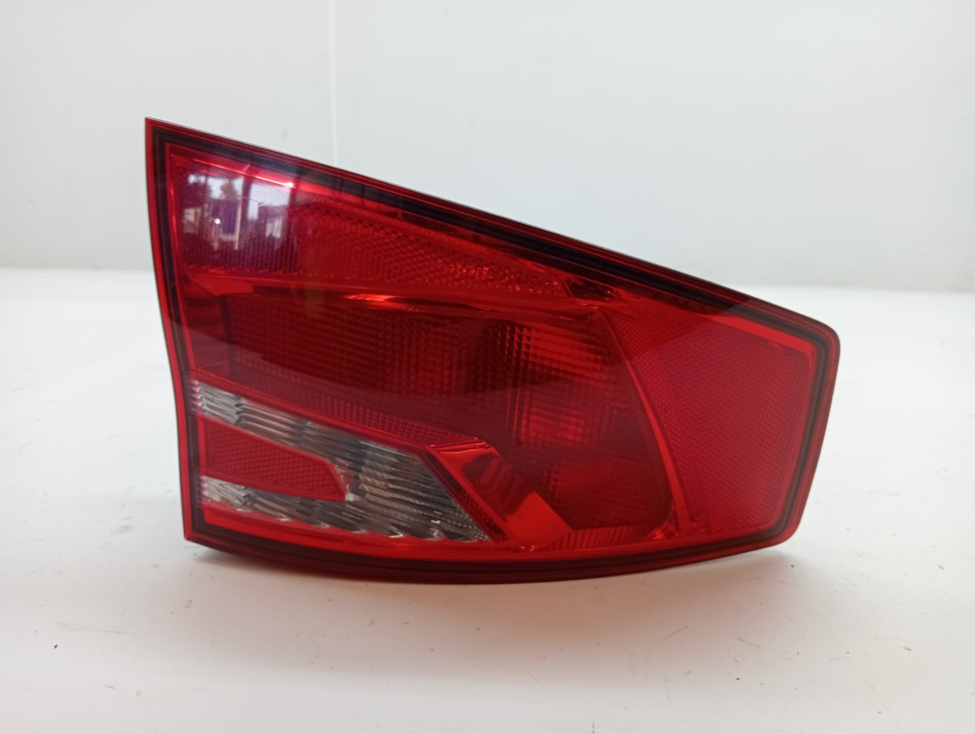 Piloto trasero izquierdo SEAT TOLEDO (KG3)