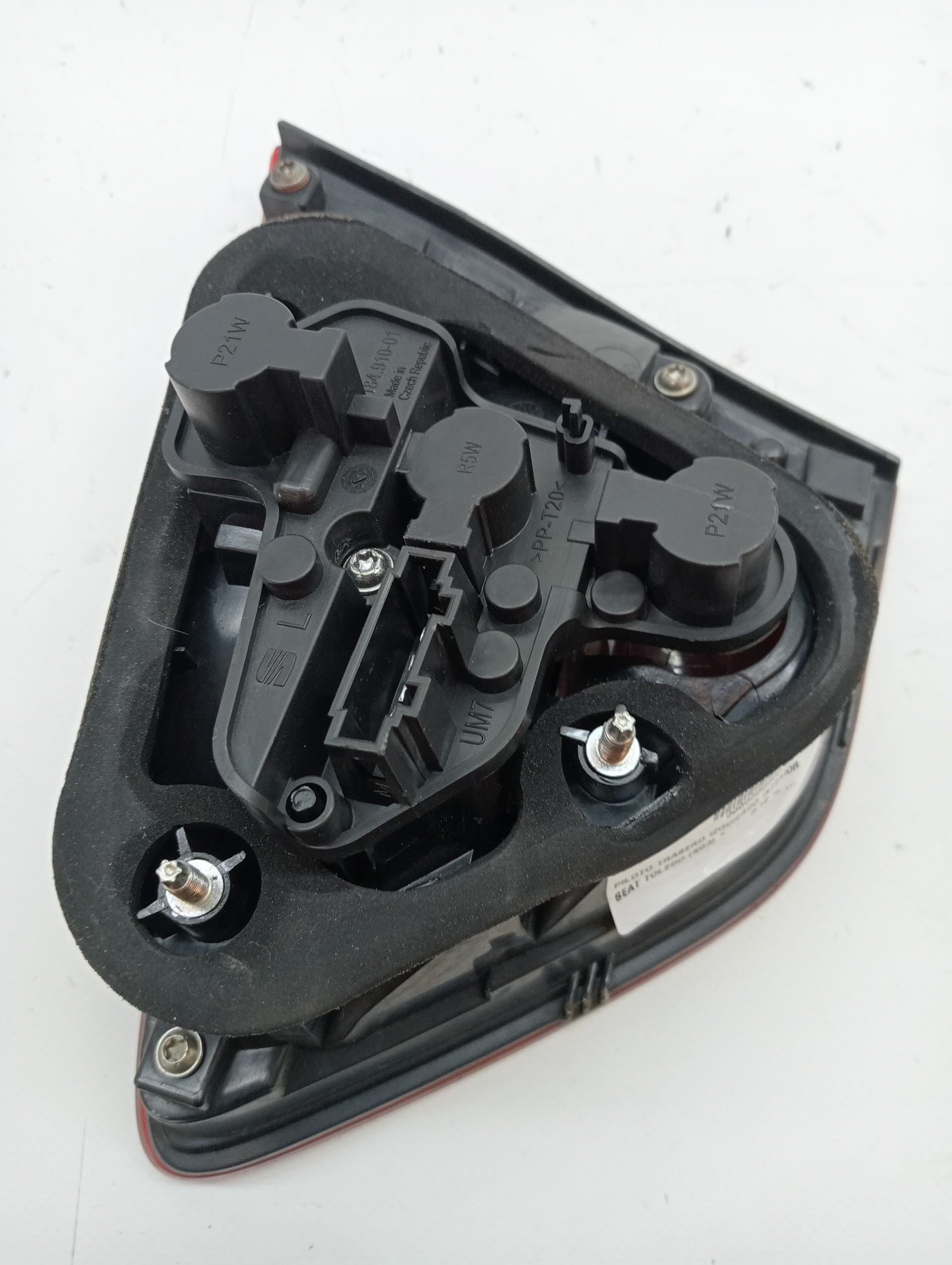 Piloto trasero izquierdo interior SEAT TOLEDO (KG3) 2