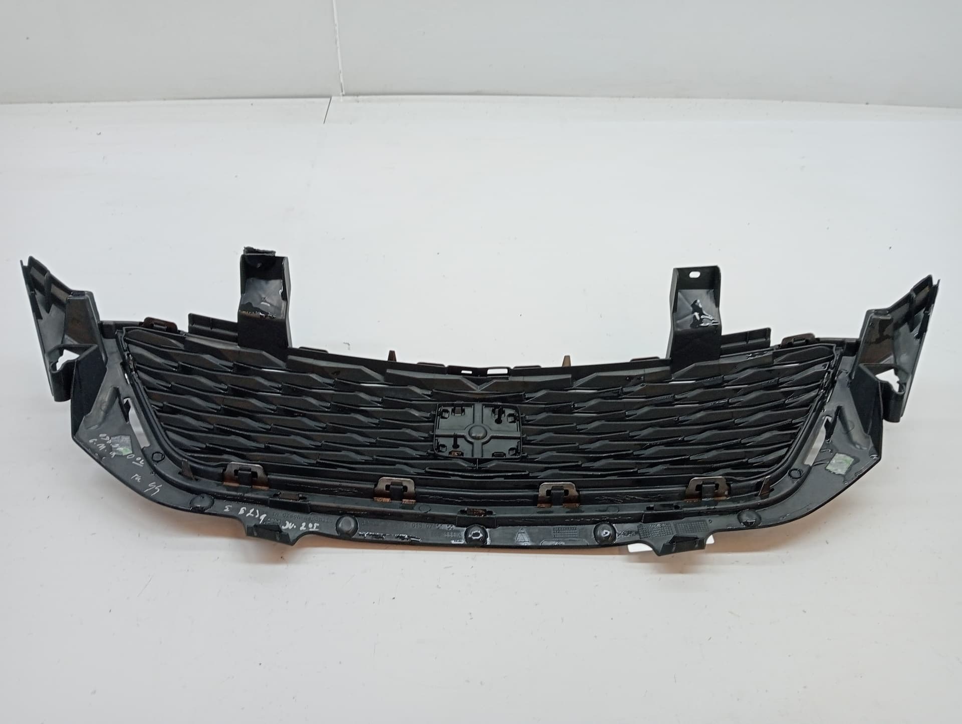 Rejilla delantera SEAT TOLEDO (KG3) 2