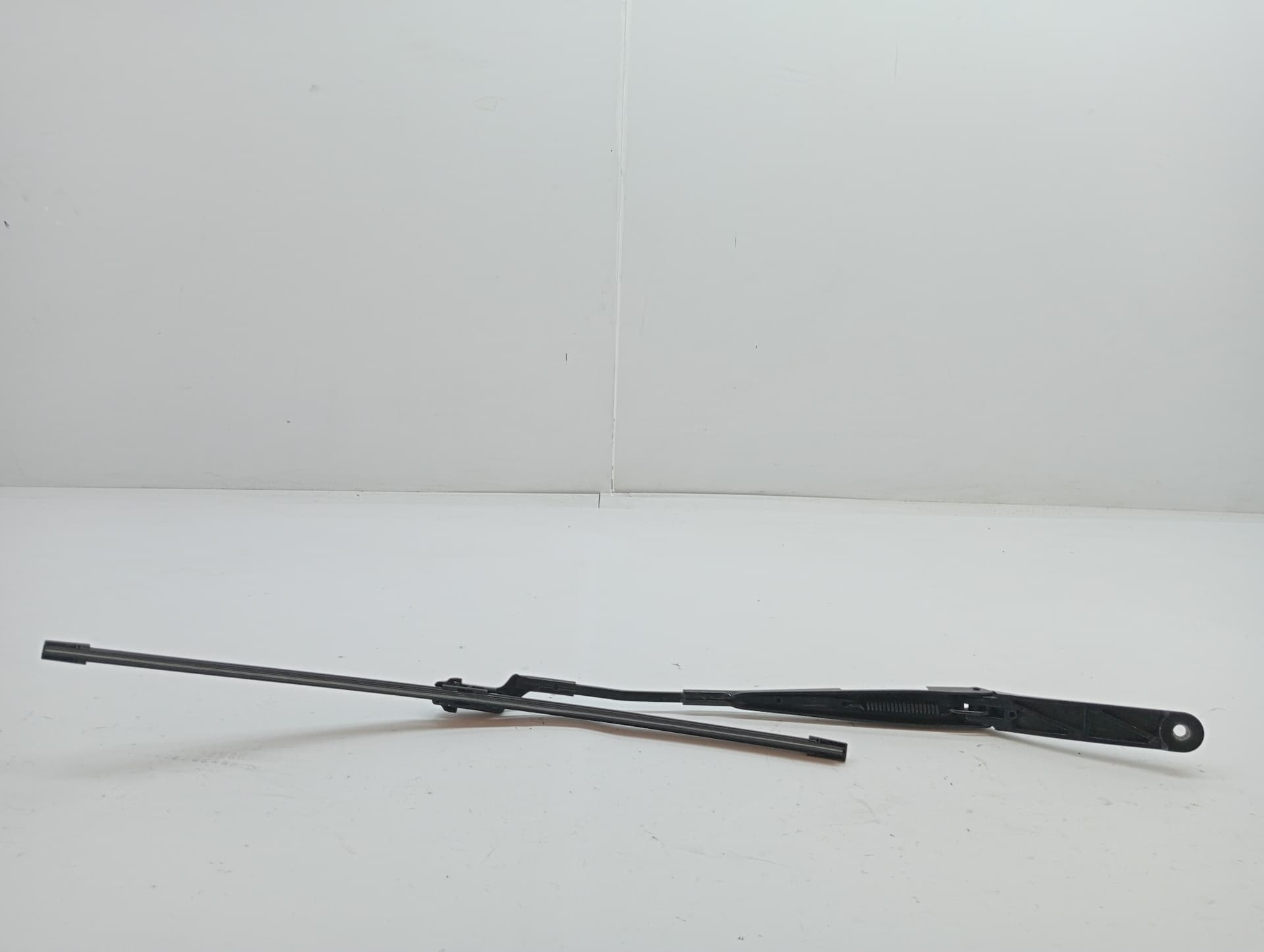 Brazo limpia delantero izquierdo SEAT TOLEDO (KG3) 2