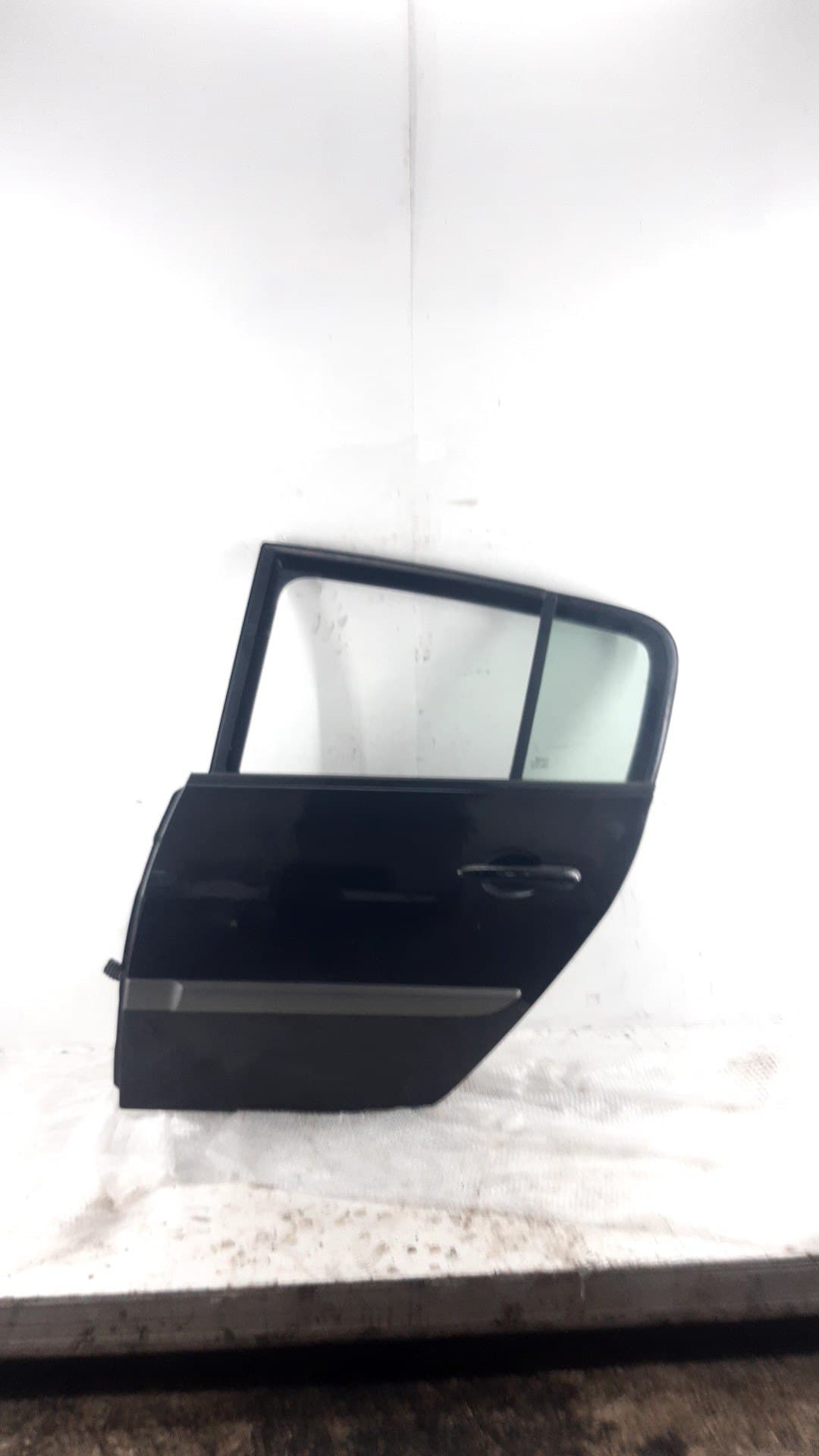Puerta trasera izquierda RENAULT MEGANE II BERLINA 3P