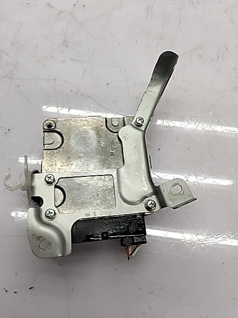 Recambio TOYOTA YARIS (KSP9/SCP9/NLP9) ref. 896500D316 4