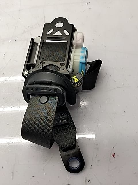 Cinturon seguridad delantero derecho TOYOTA YARIS (KSP9/SCP9/NLP9) 3