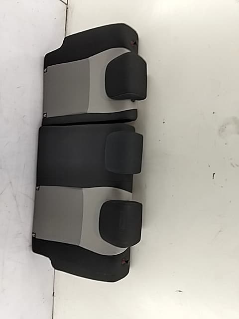 Cerradura asientos traseros TOYOTA YARIS (KSP9/SCP9/NLP9)