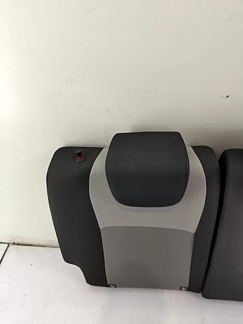 Cerradura asientos traseros TOYOTA YARIS (KSP9/SCP9/NLP9) 4