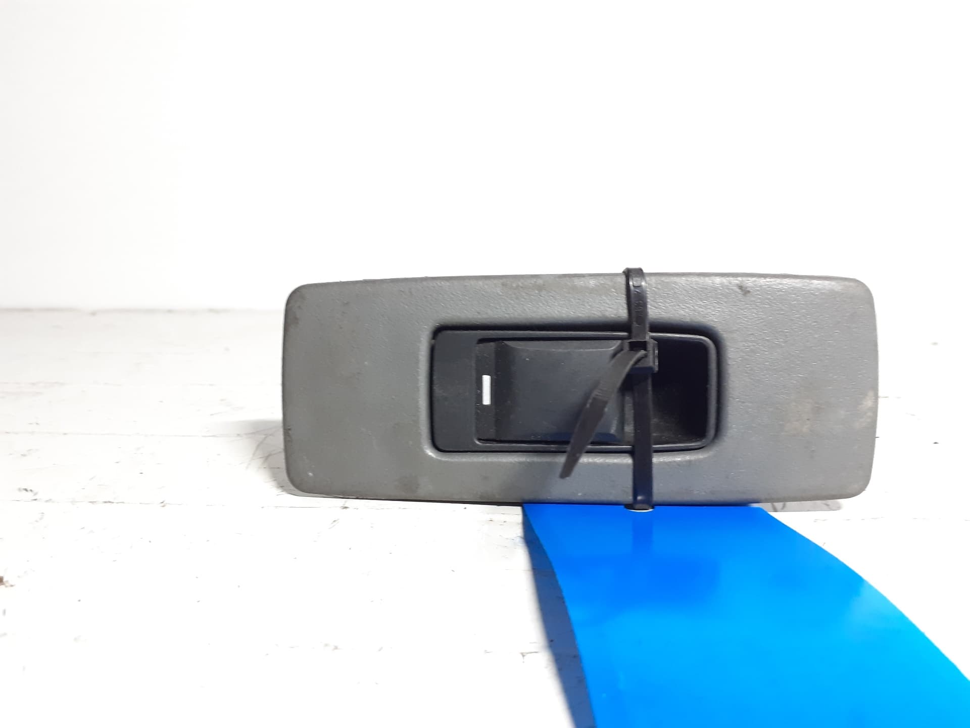 Mando elevalunas trasero derecho CHRYSLER JEEP GR.CHEROKEE (WH) 3