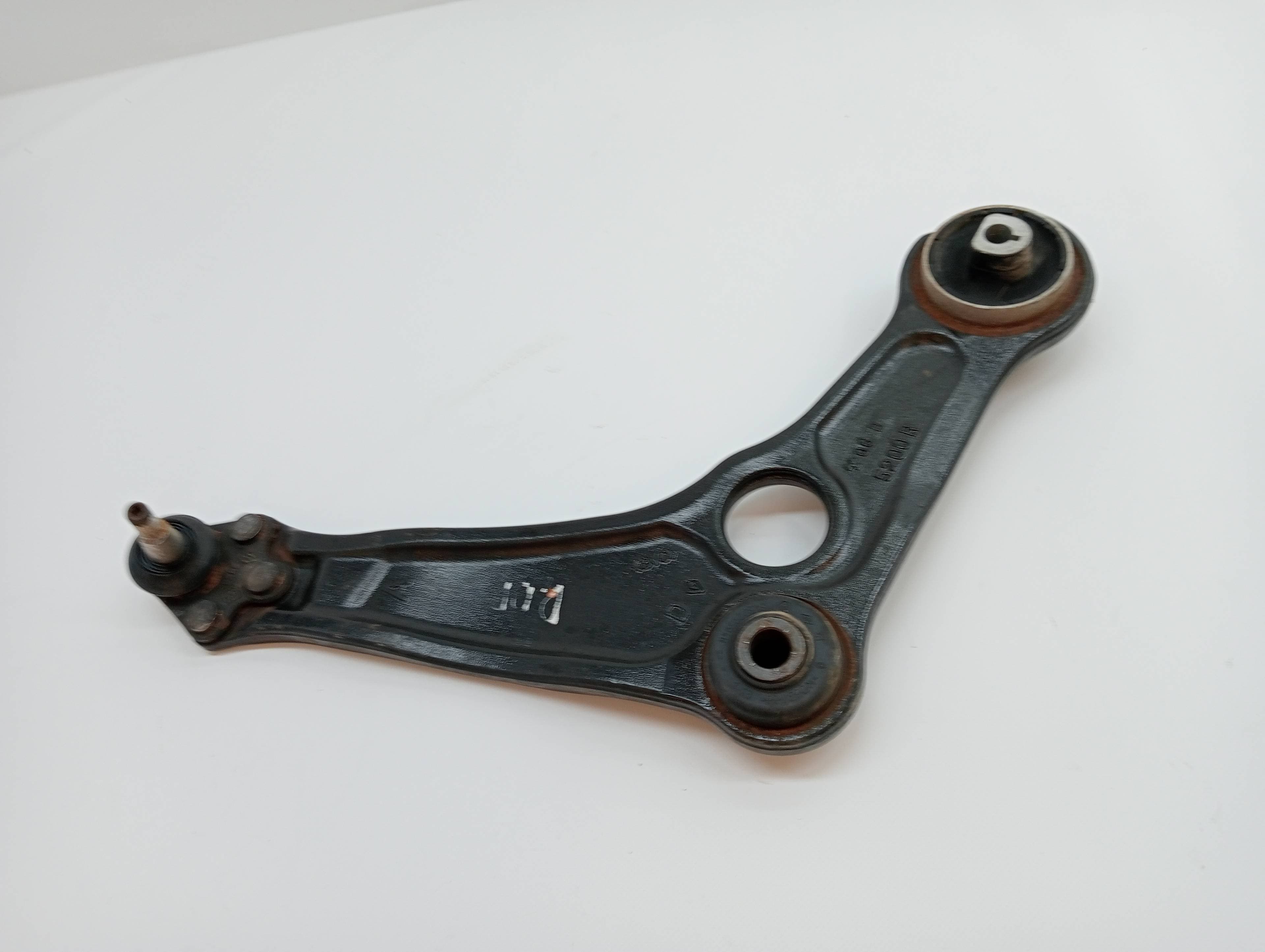 Brazo suspension inferior delantero derecho RENAULT MEGANE IV BERLINA 5P 3